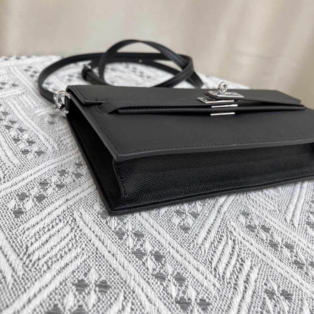 Hermes Elan Shoulder Bags Size 24cm