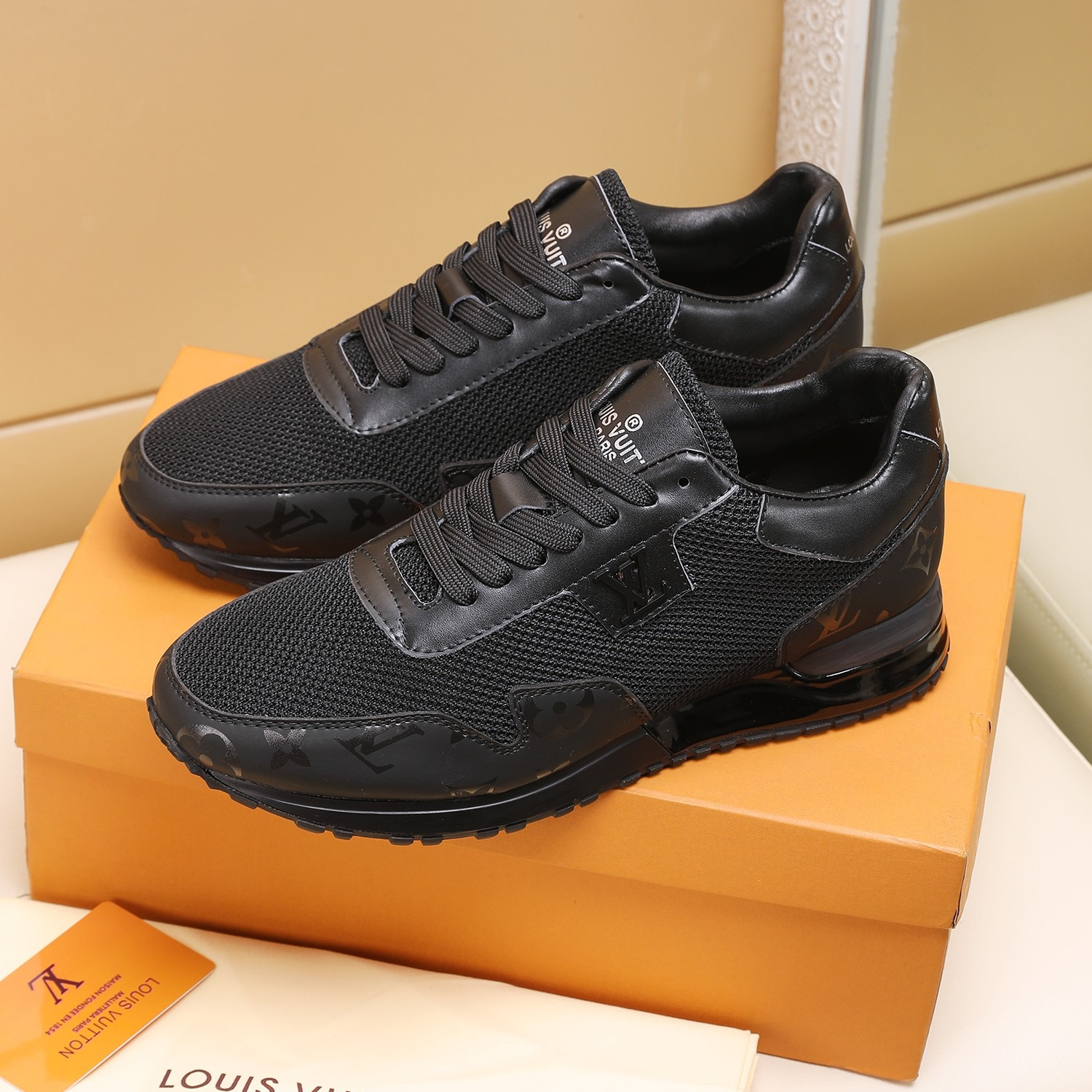 Louis Vuitton Run Away Sneaker For Men Size 39-45  3-Color