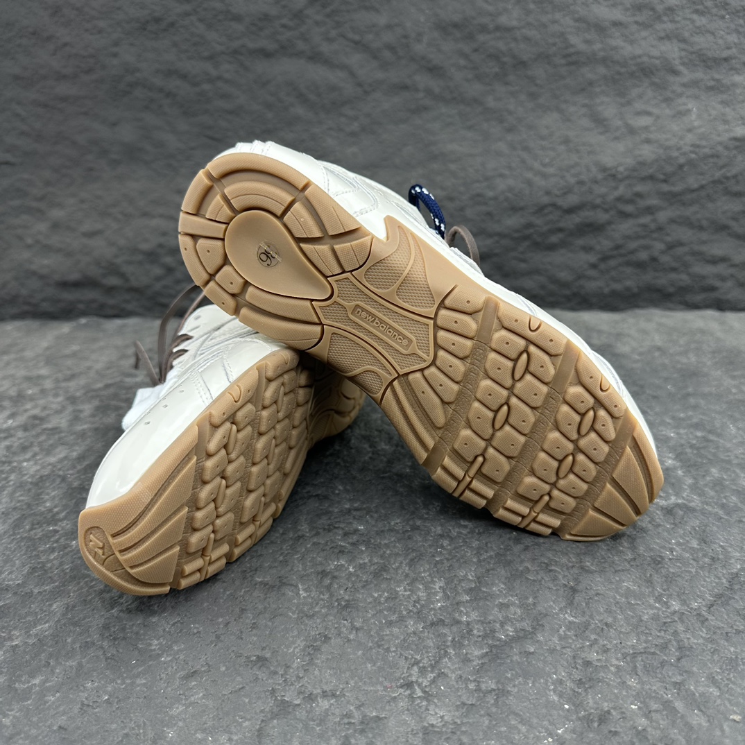 MiuMiu x New Balance Sneaker Size 35-46