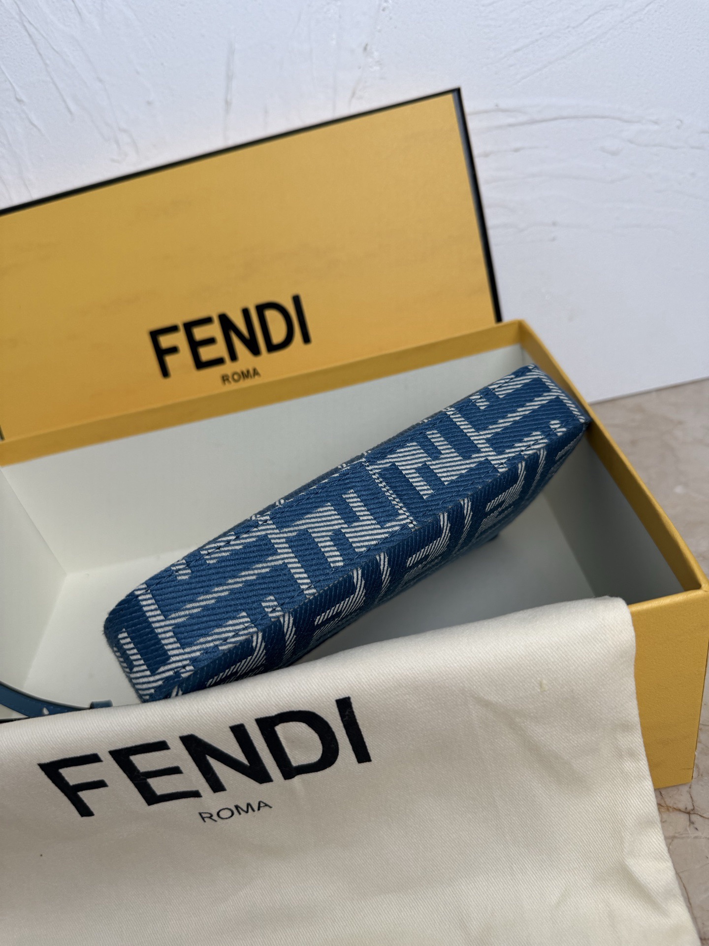 Fendi Shoulder Bags Size 20*13*3cm