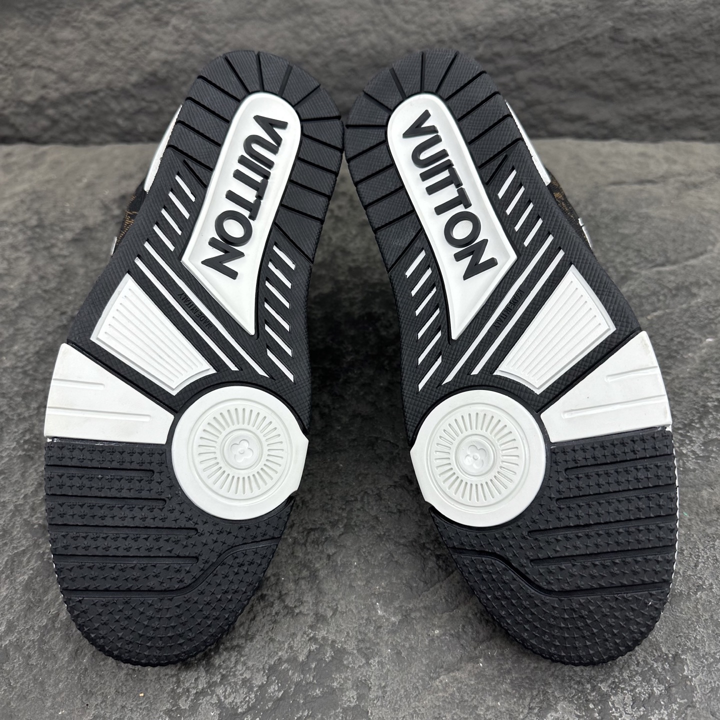 Louis Vuitton LV Trainer Sneaker Size 36-46