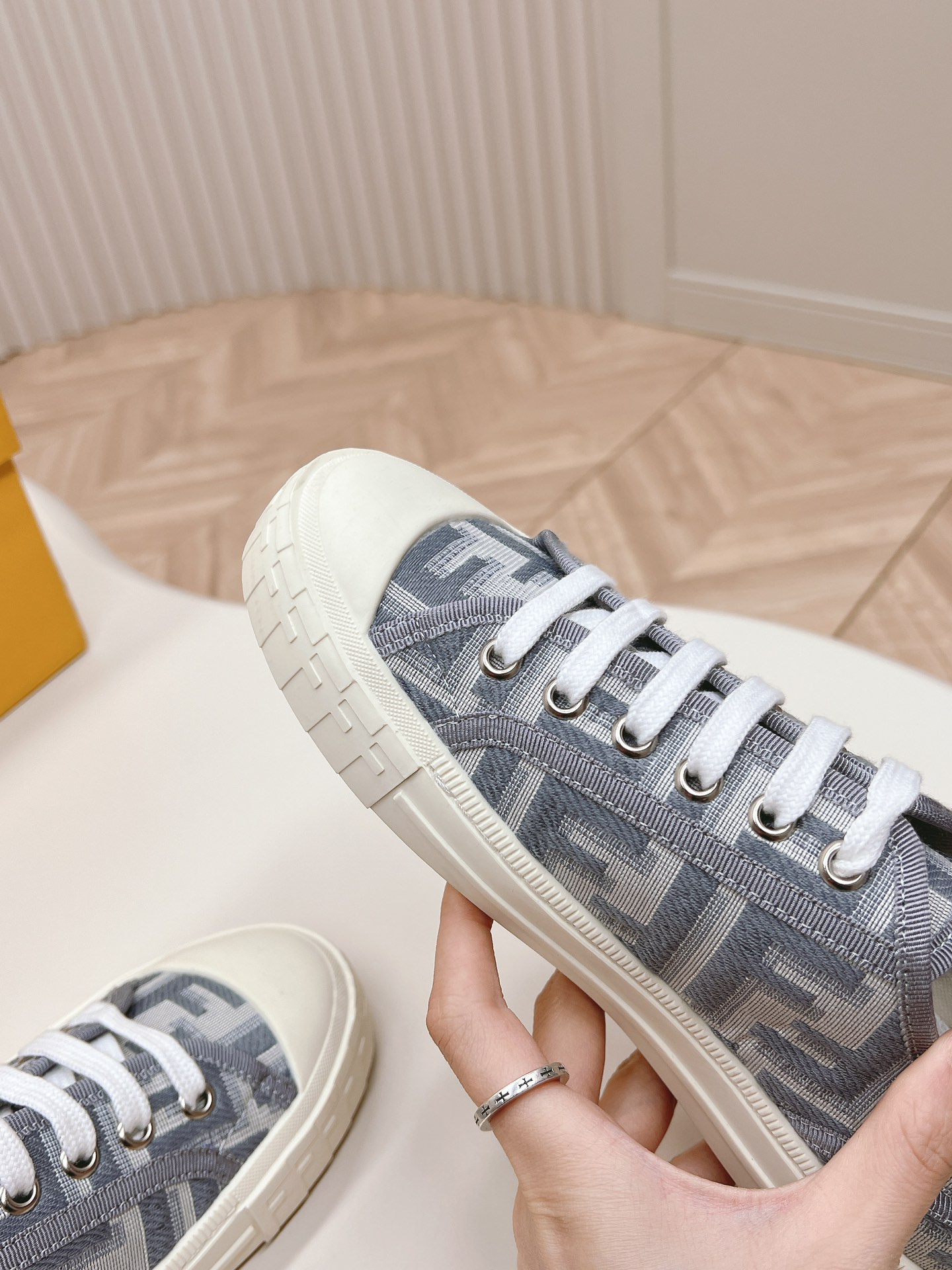 Fendi 2024ss New arrival Sneaker Size 36-40