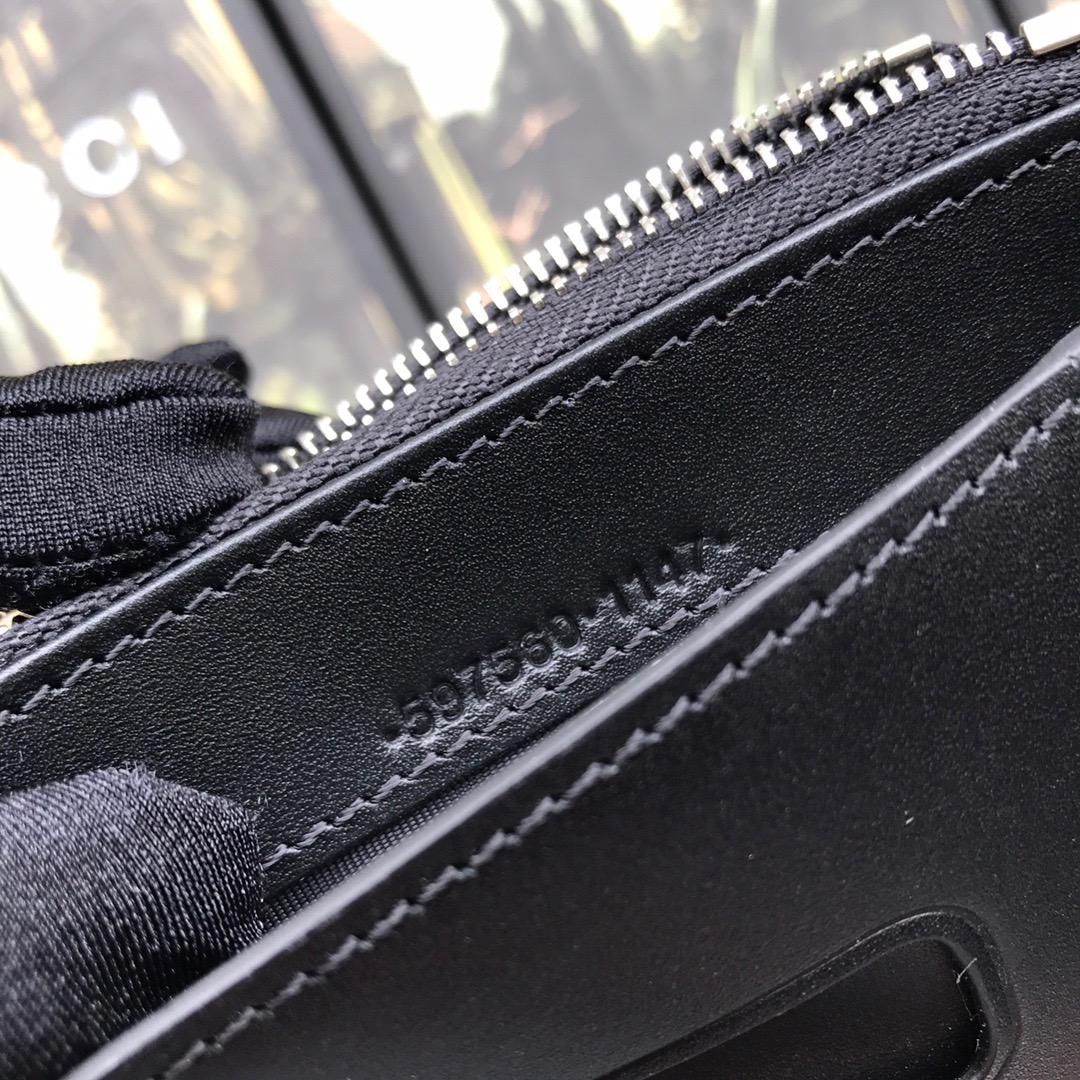 Gucci GG Gucci Signature card case Size 11.5*8*2cm Style: 597560