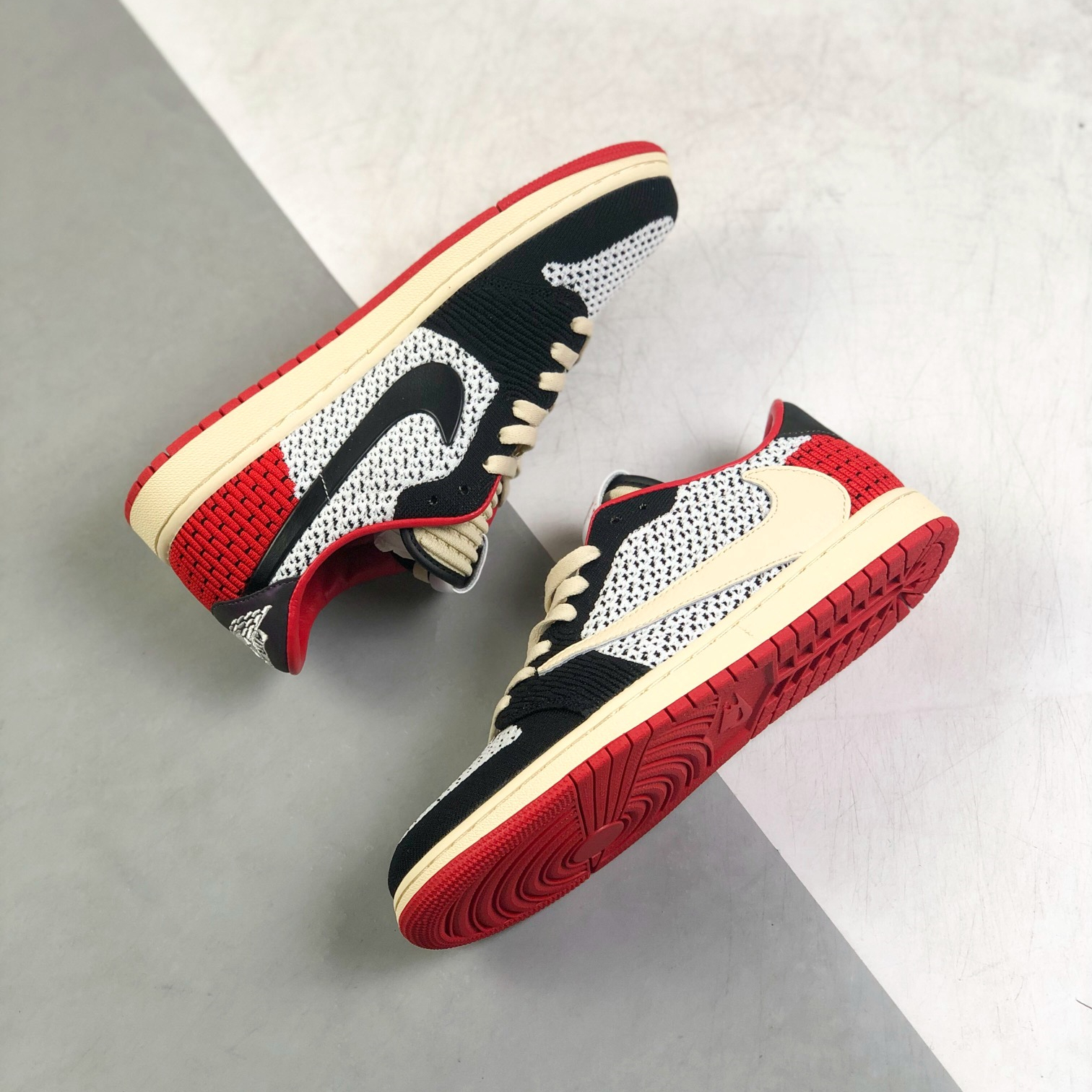 Nike Air Jordan 1 x Travis Scott Low Top Sneaker Shoes Gr. 36-46