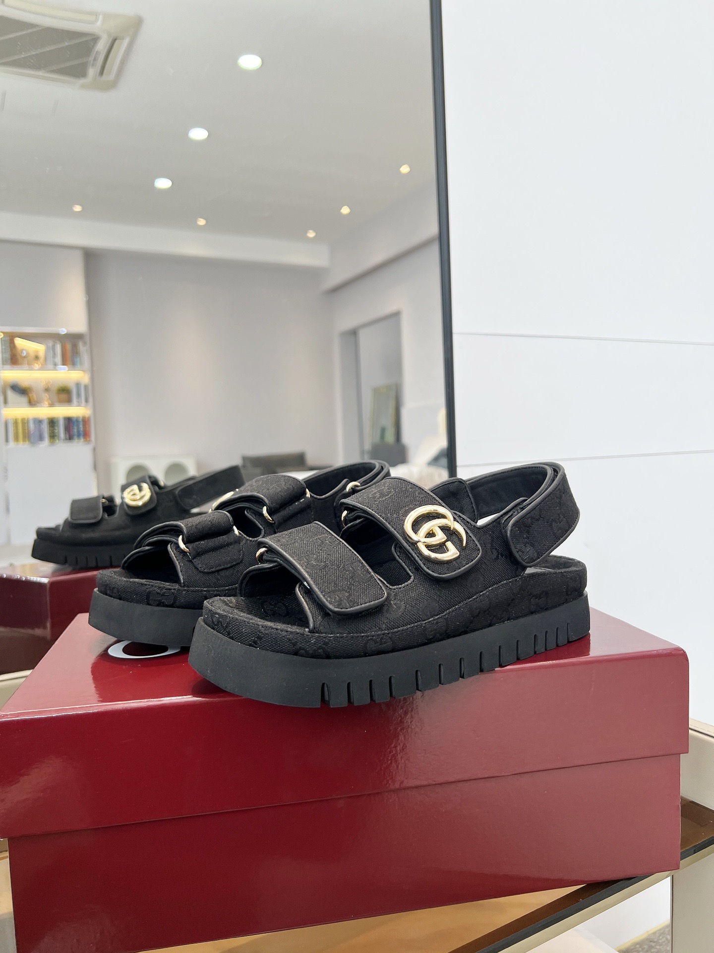 Gucci Women Thick soled Sandals Size 35-41