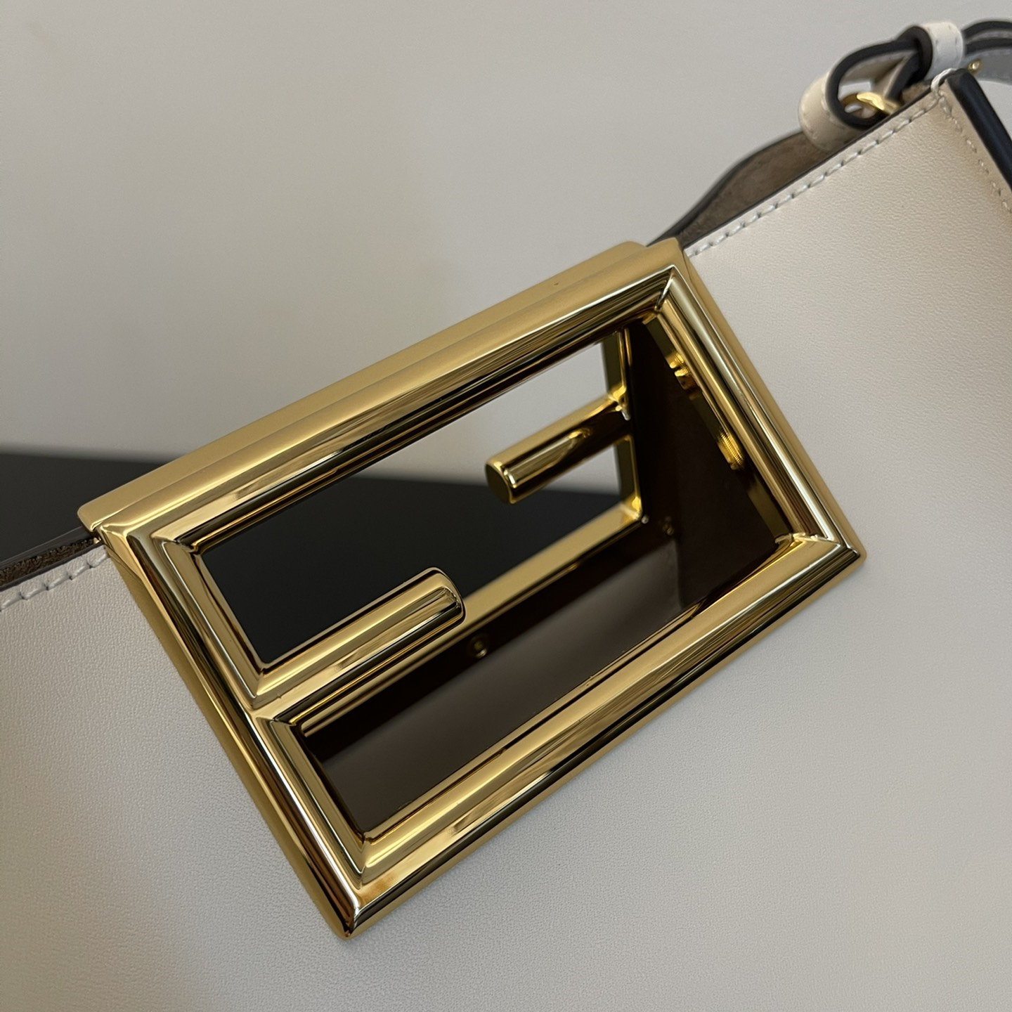 Fendi New Shoulder Bags 20*17*9cm