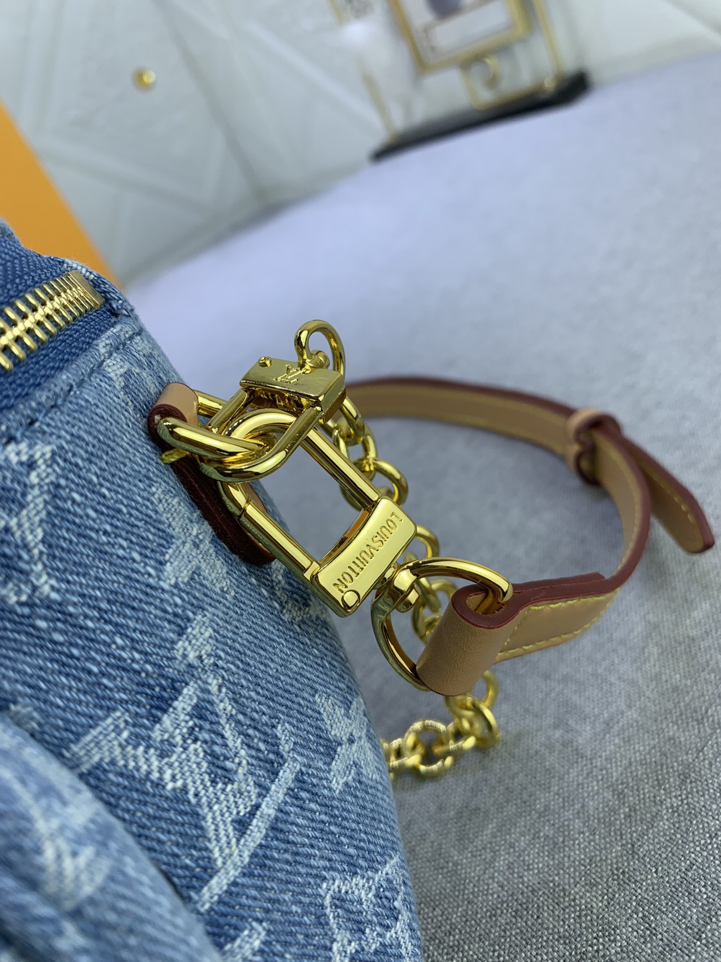 Louis Vuitton M83353 Mini Bumbag Shoulder Bags Size 17*12*9cm