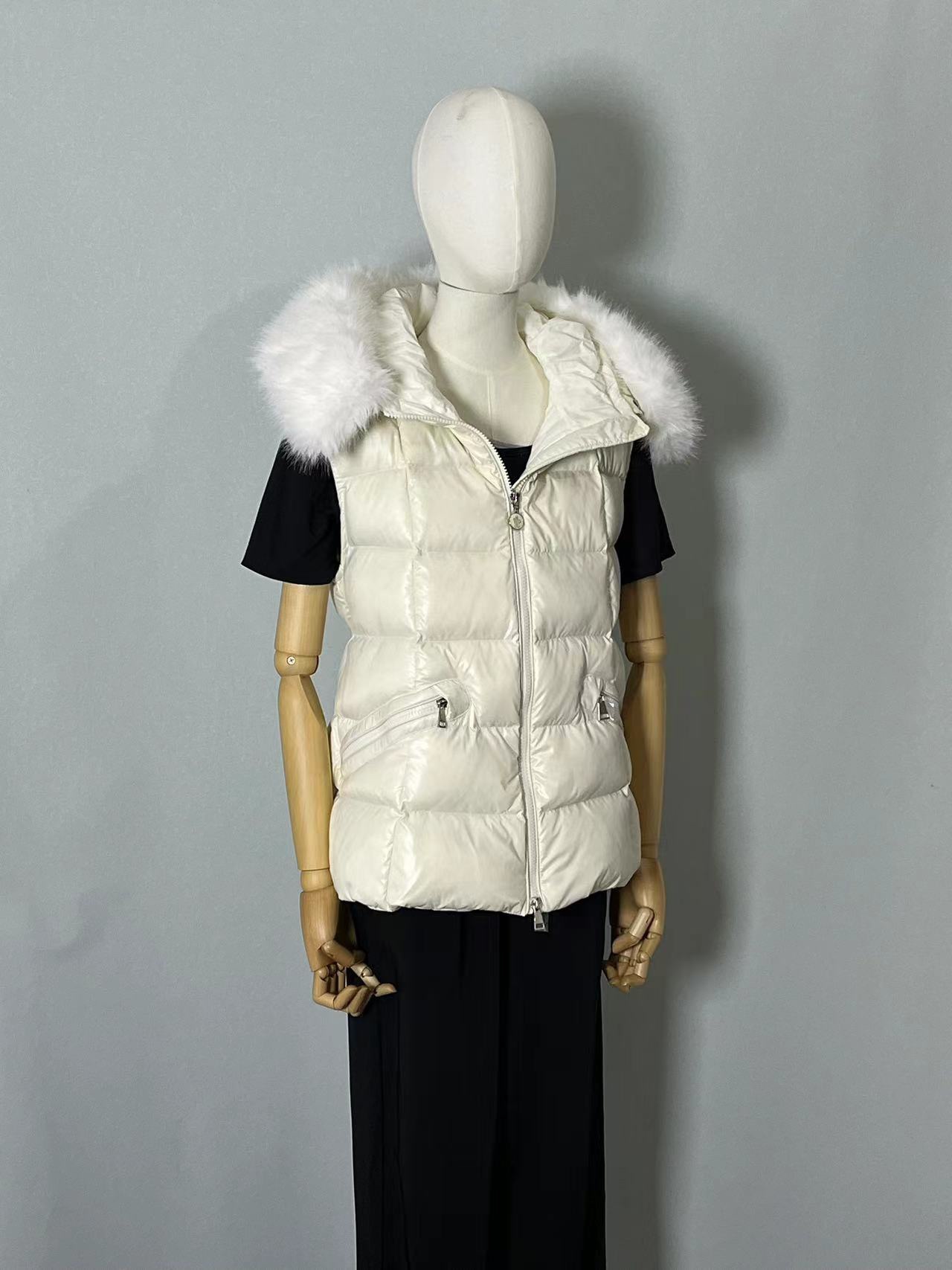Moncler Women Winter Vest Size 1-4