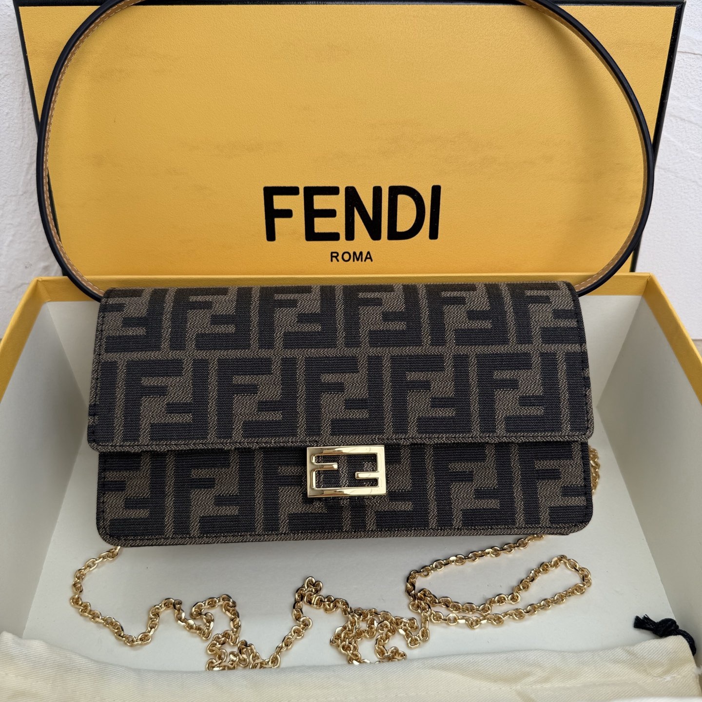 Fendi Shoulder Bags Size 21*11*5cm