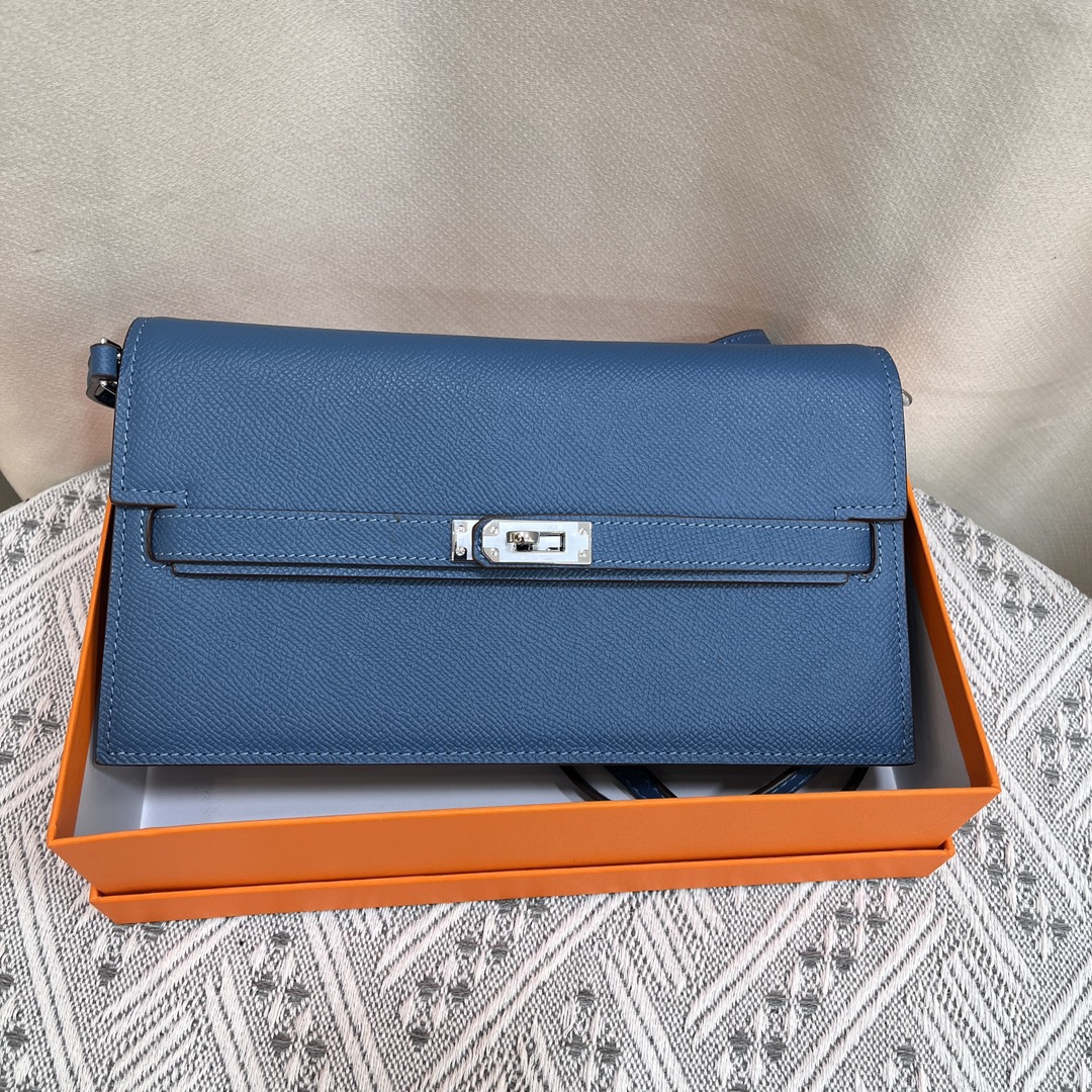 Hermes Elan Shoulder Bags Size 24cm