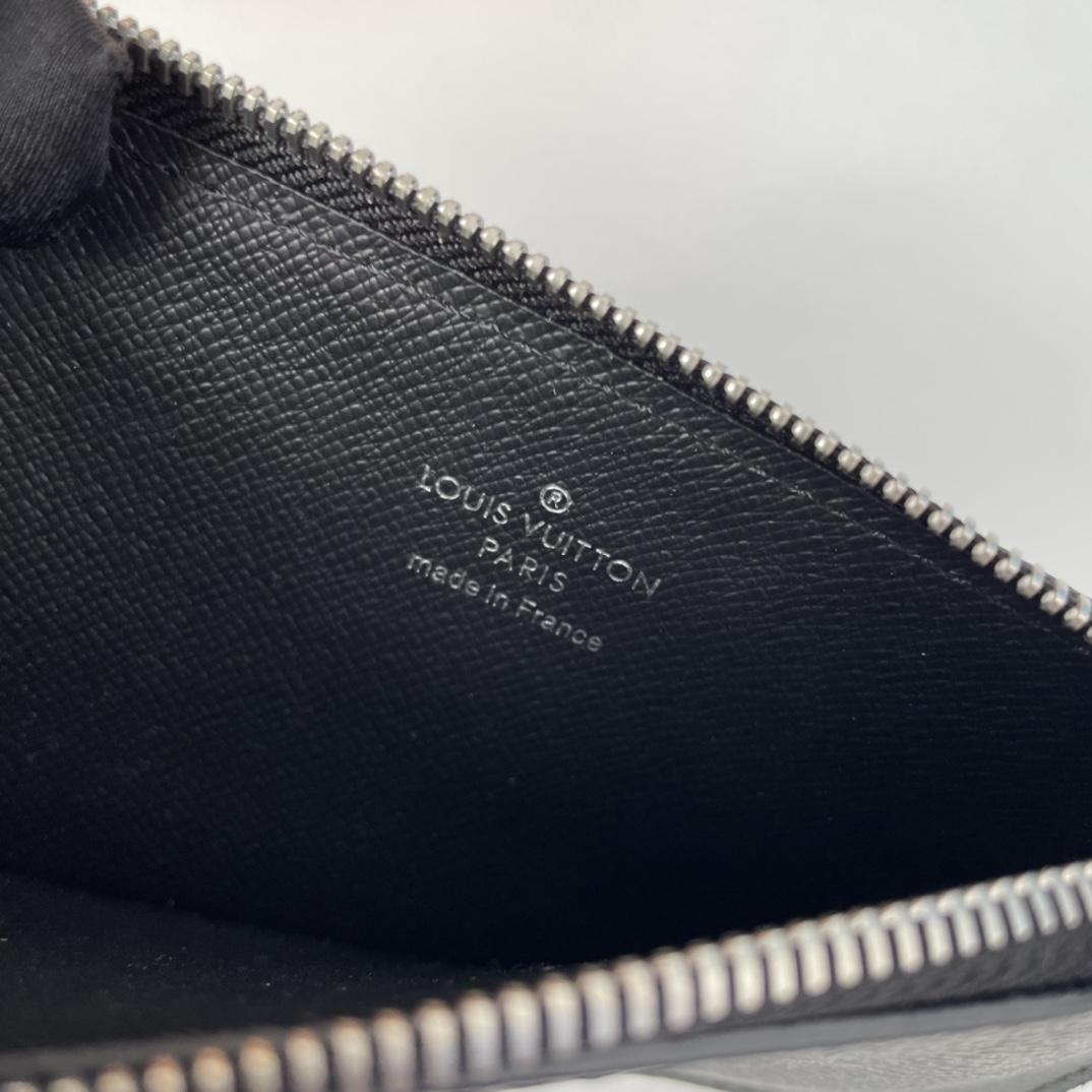 Louis Vuitton M64038 Card Holder Size 14*8cm