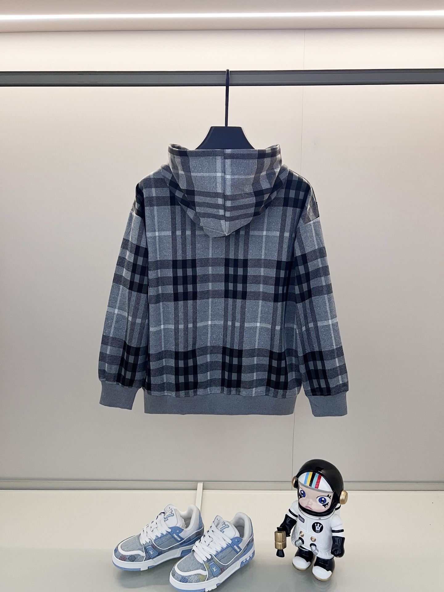 Burberry Unisex Sweatshirt Size S-XL