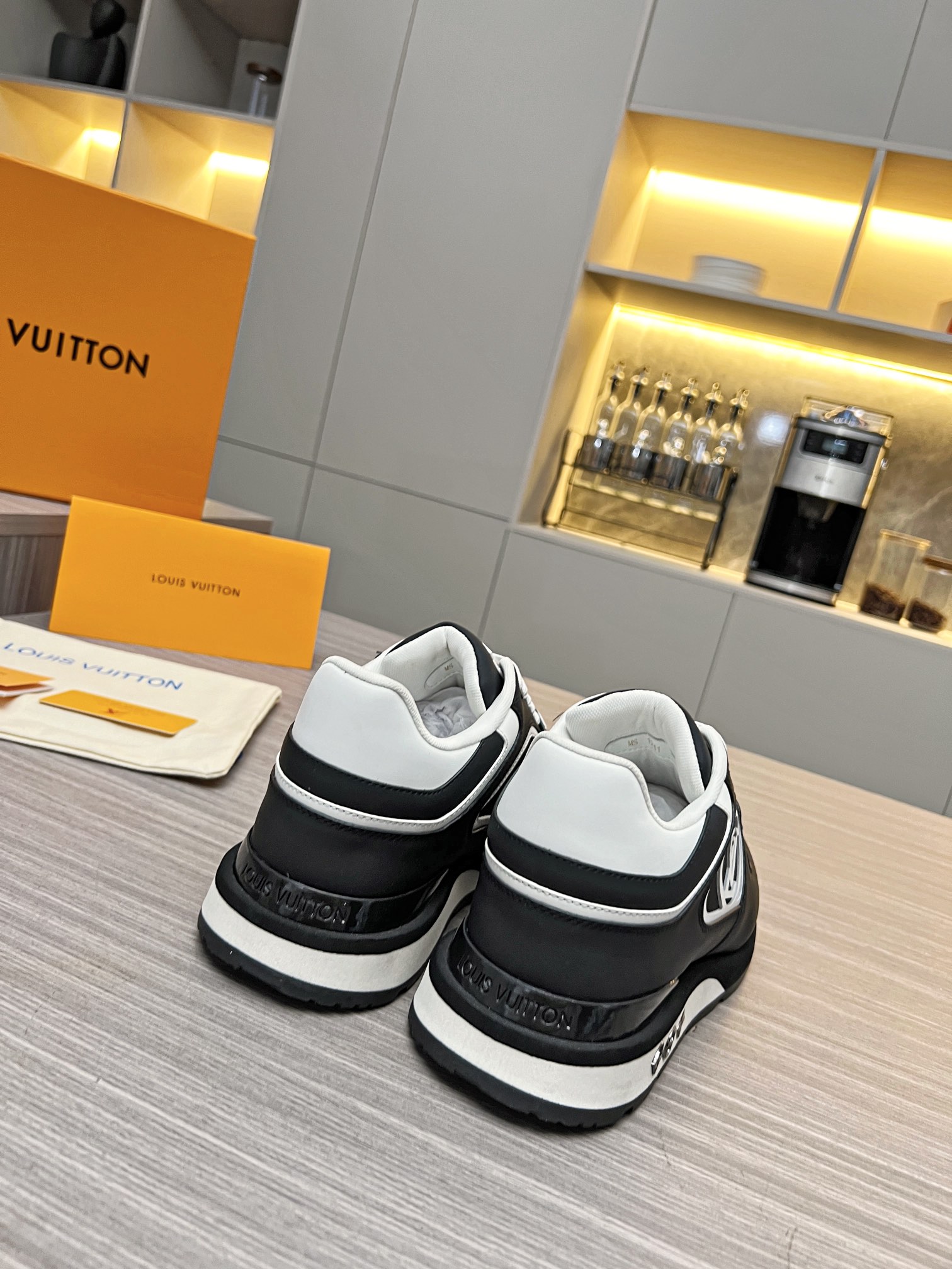 Louis Vuitton 2024ss Runaway Sneaker Size 40-46