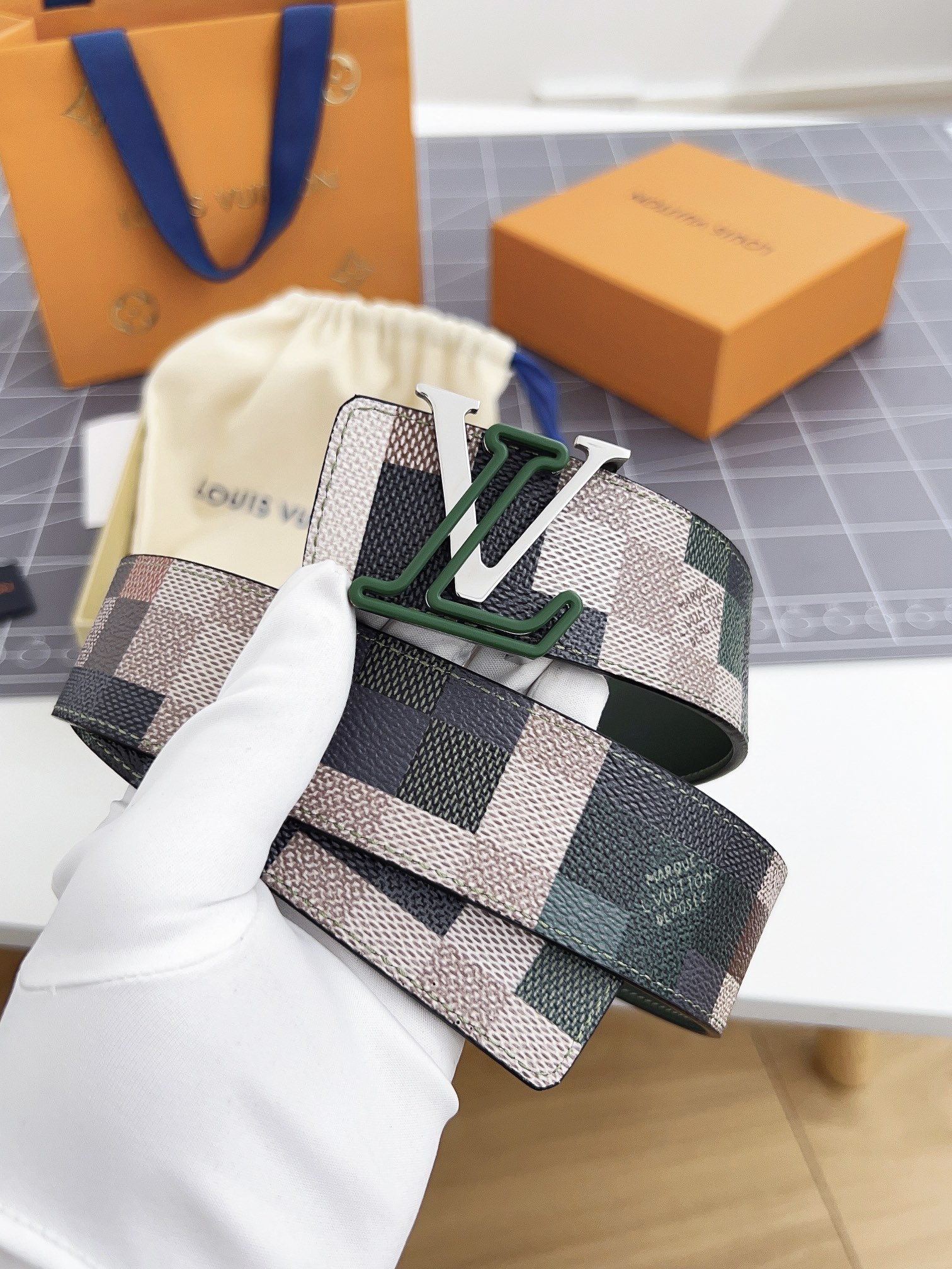 Louis Vuitton Men Belt Width 4cm