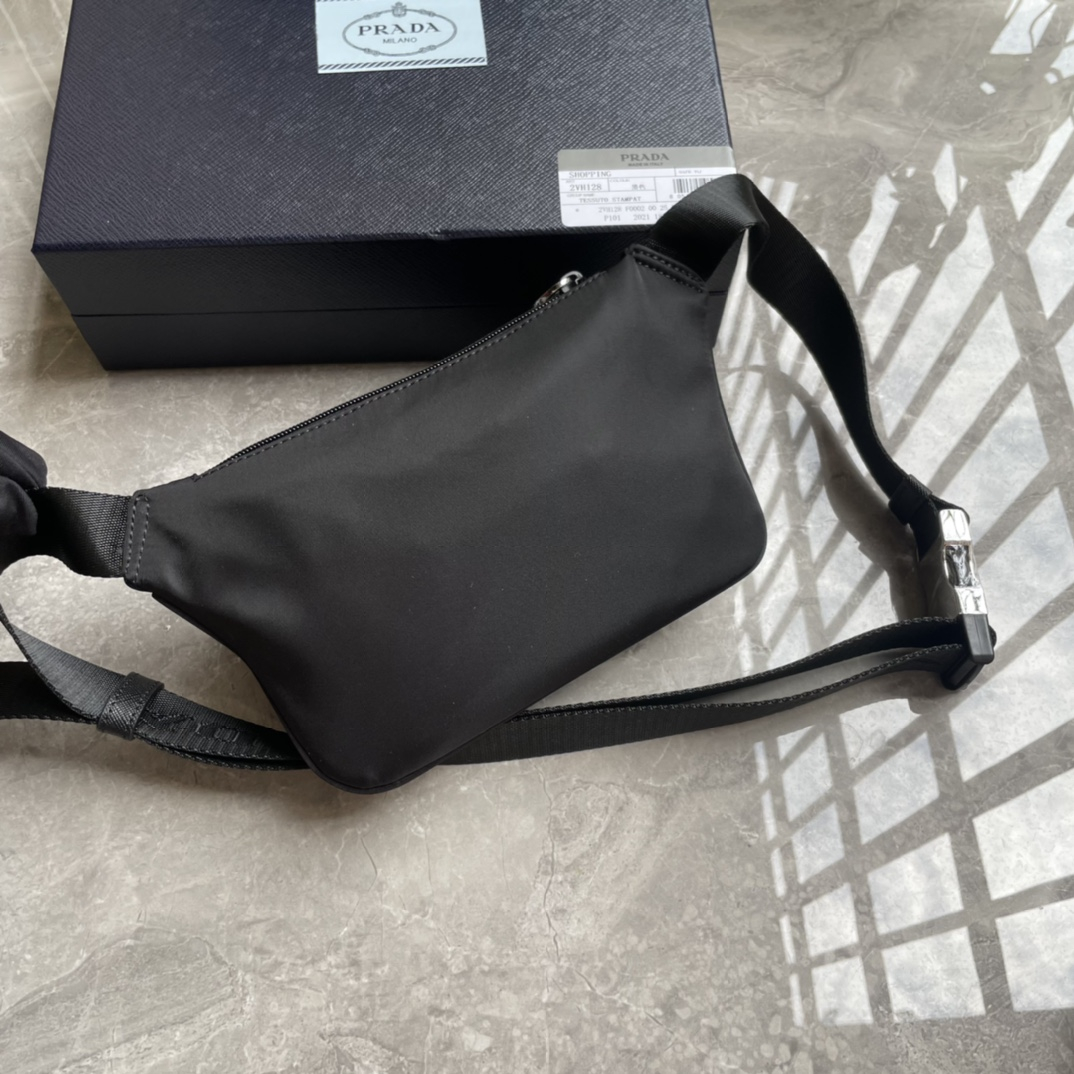 Prada 2VH128 Re-Nylon Men Shoulder Bags Size 19*13*2.5cm