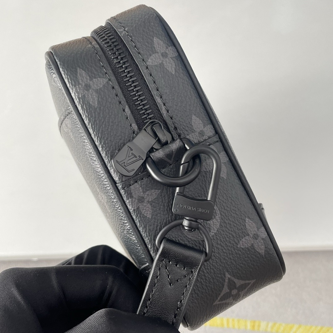 Louis Vuitton M82076 Pochette Kasai Men Bags Size 25*15.5*6.5cm