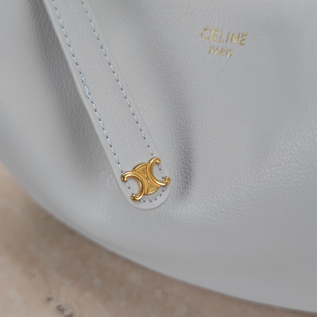 Celine 25ss Lulu Shoulder Bags Size 24*21*5cm