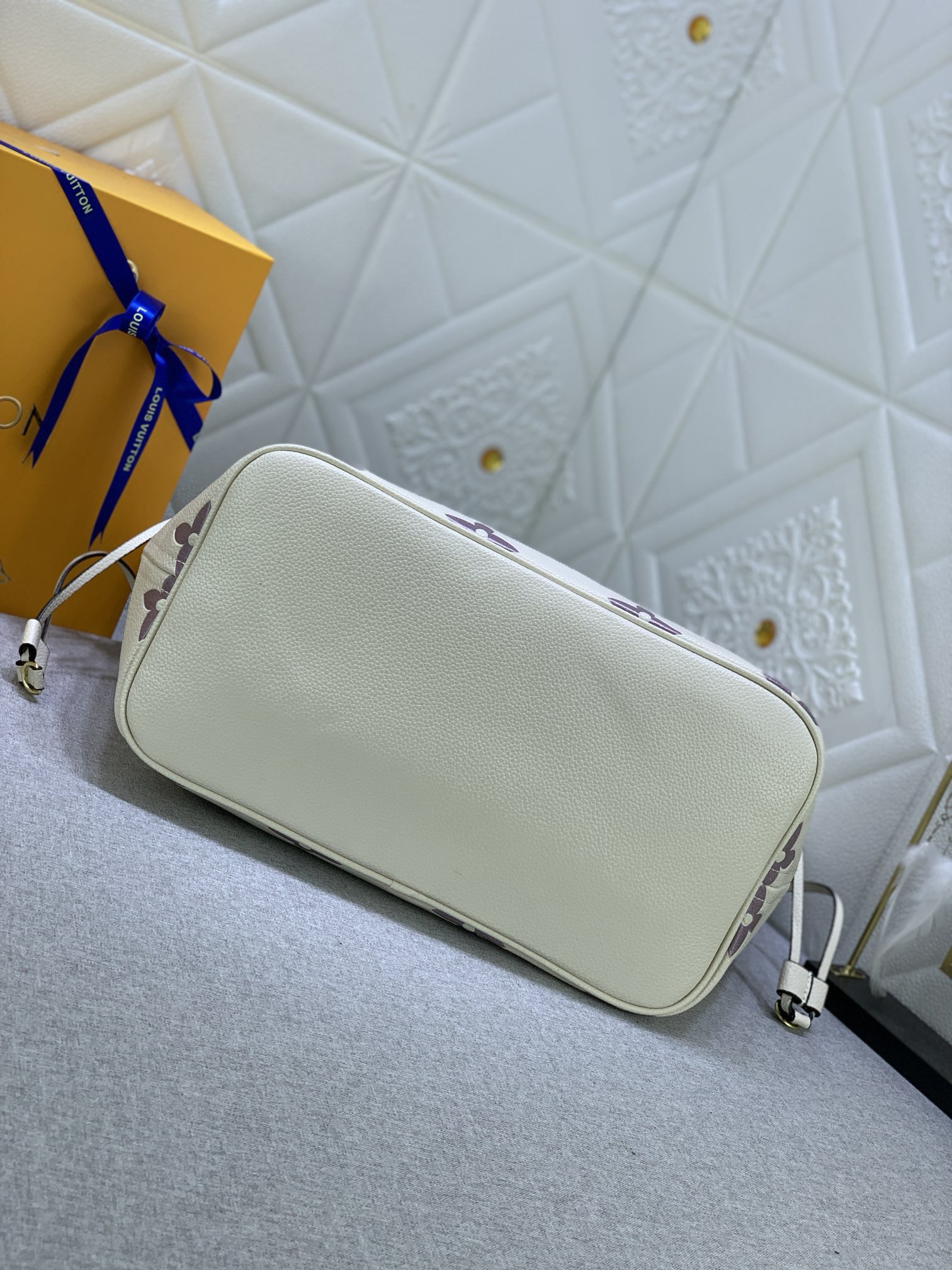 Louis Vuitton Shopping Bags 32*29*17cm