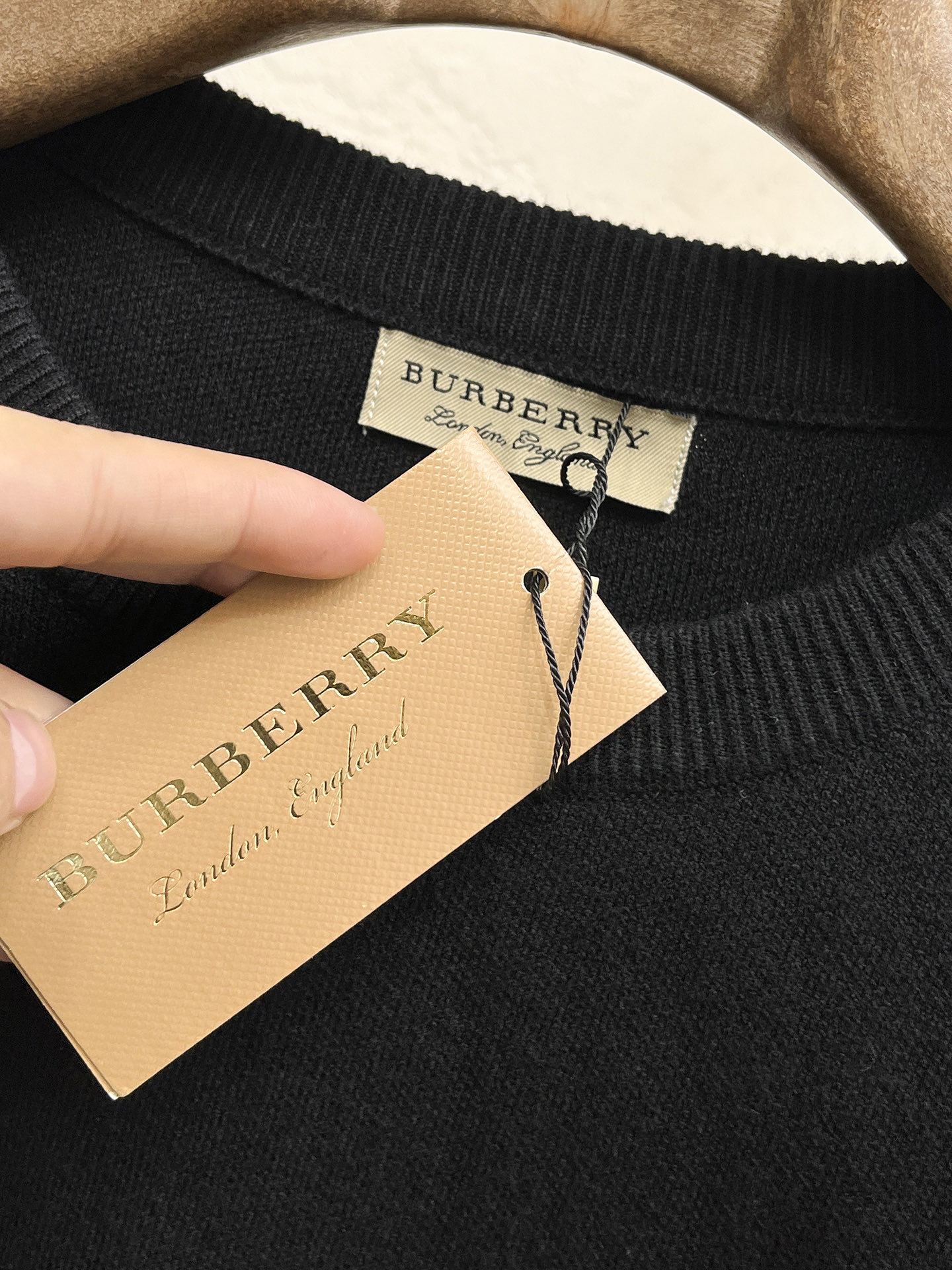 Burberry Unisex Sweatshirt Size M-XXXL