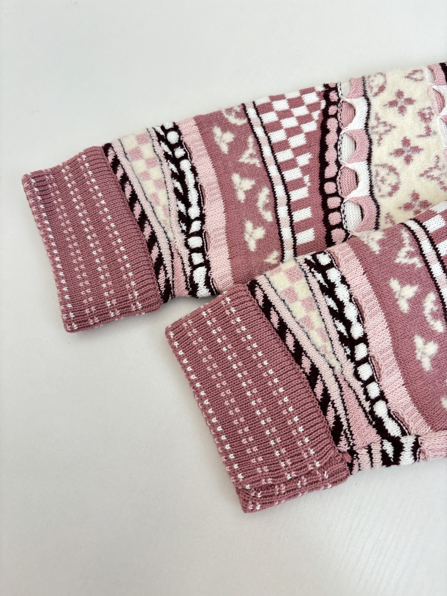 Louis Vuitton Unisex Sweatshirt Size S-XL