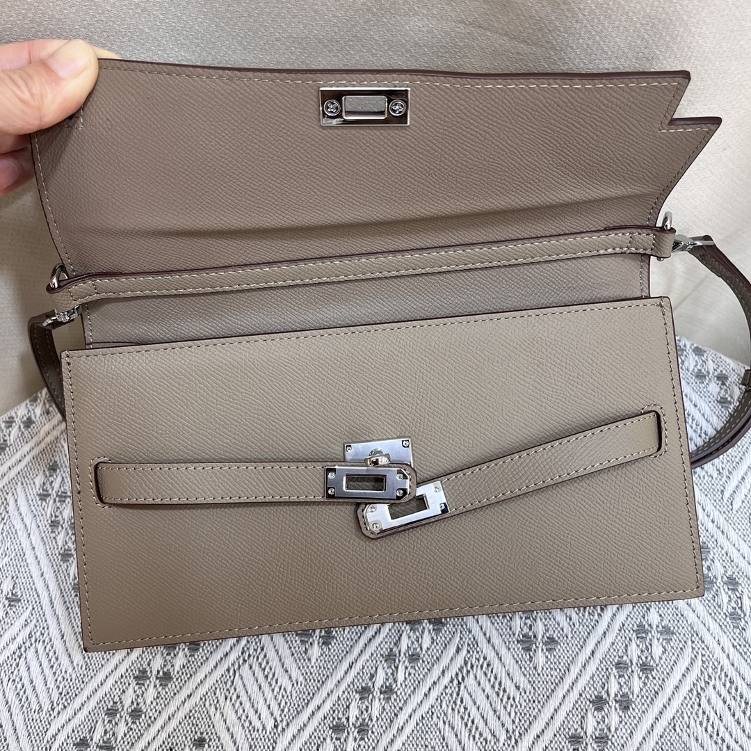 Hermes Elan Shoulder Bags Size 24cm