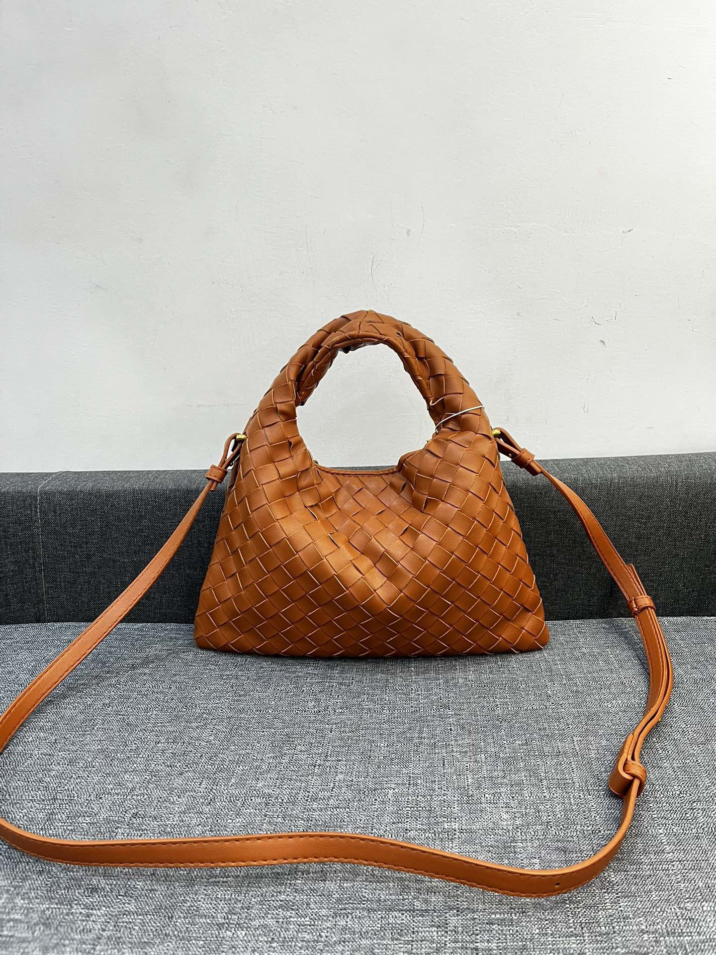 Copy Bottega Veneta HO Shoulder Bags 28*17cm