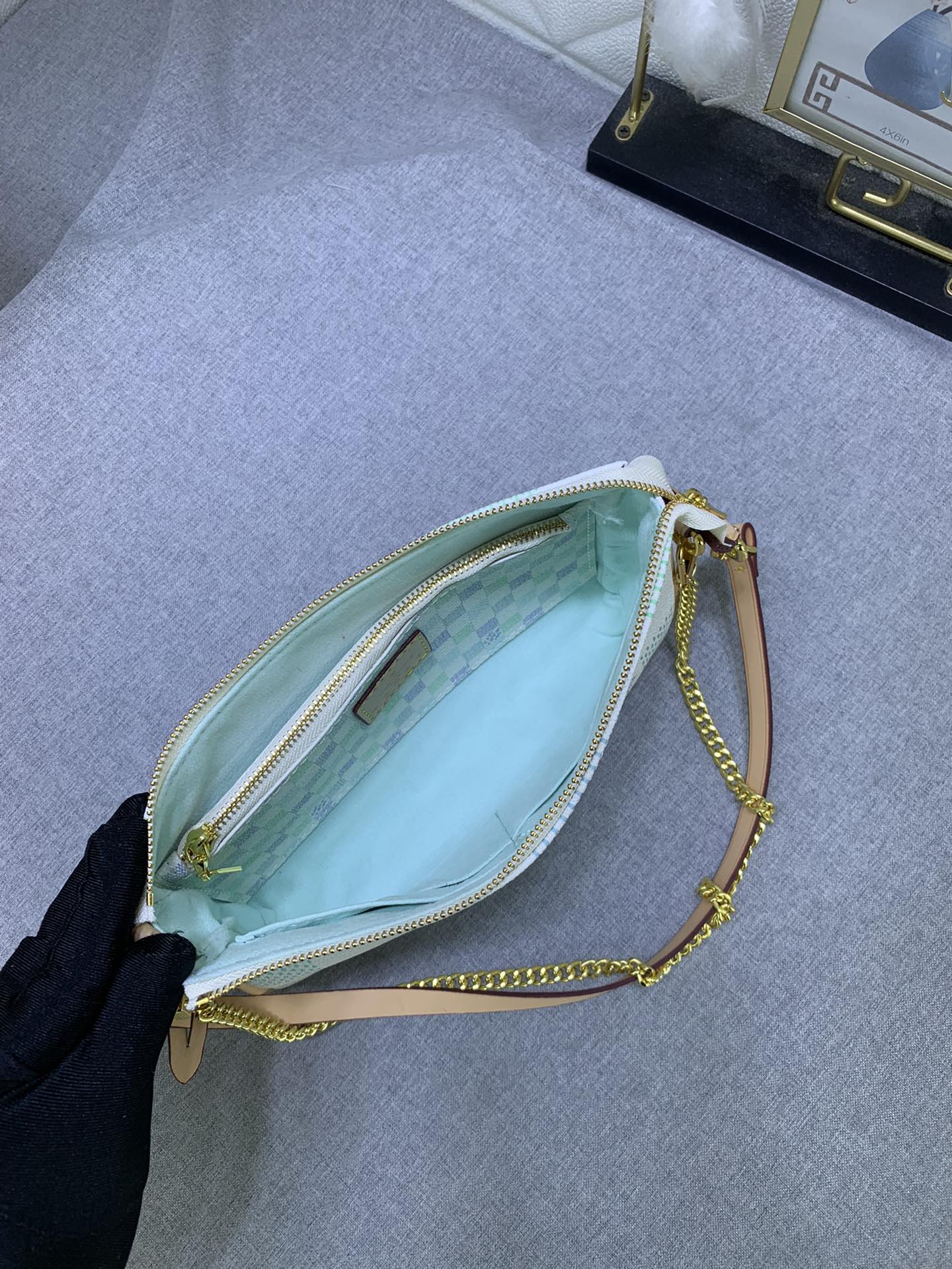 Louis Vuitton N40642 Pochette Accessoires Shoulder Bags Size 23*13*4cm