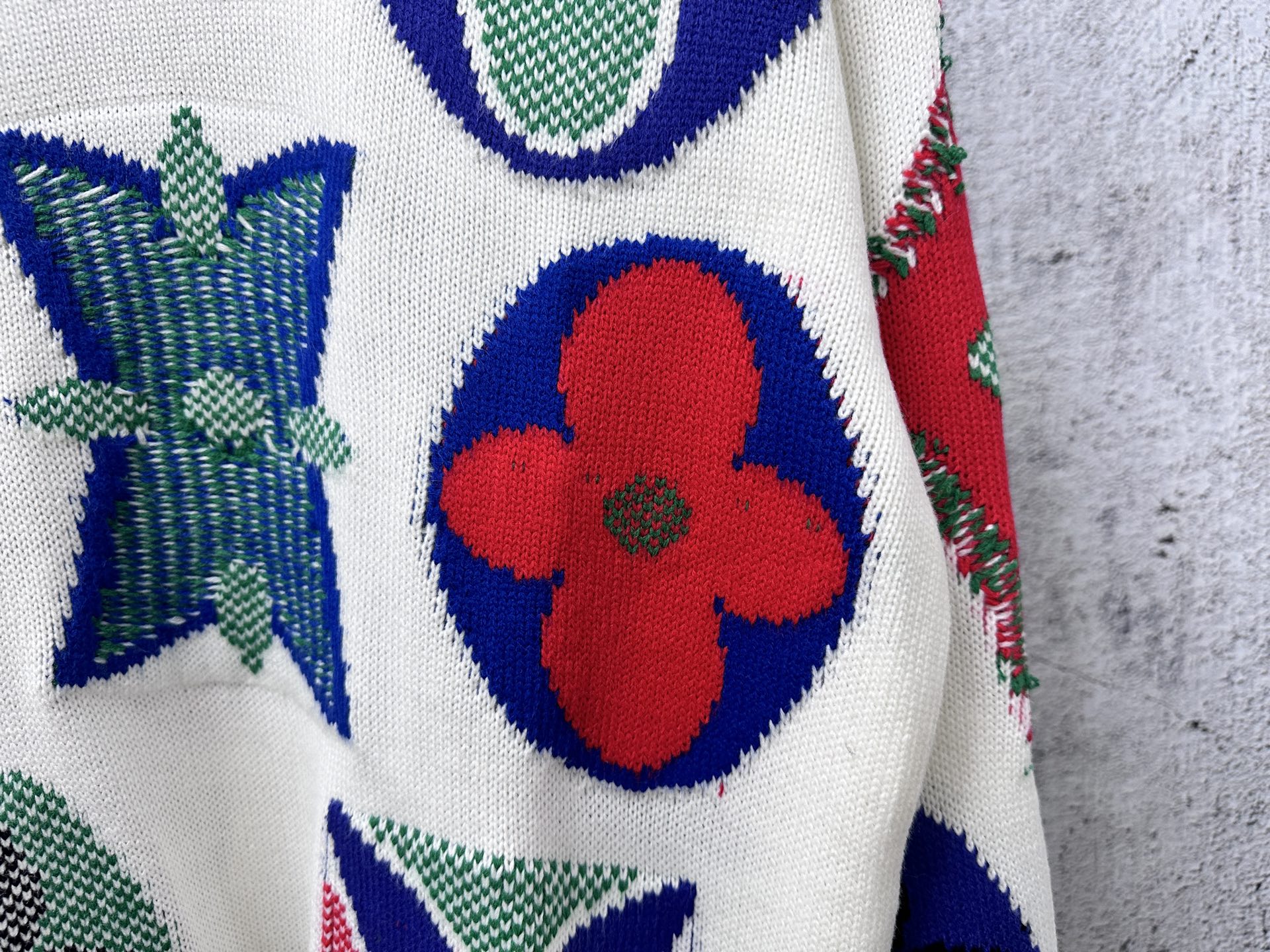 Louis Vuitton Unisex Sweatshirt Size S-XL