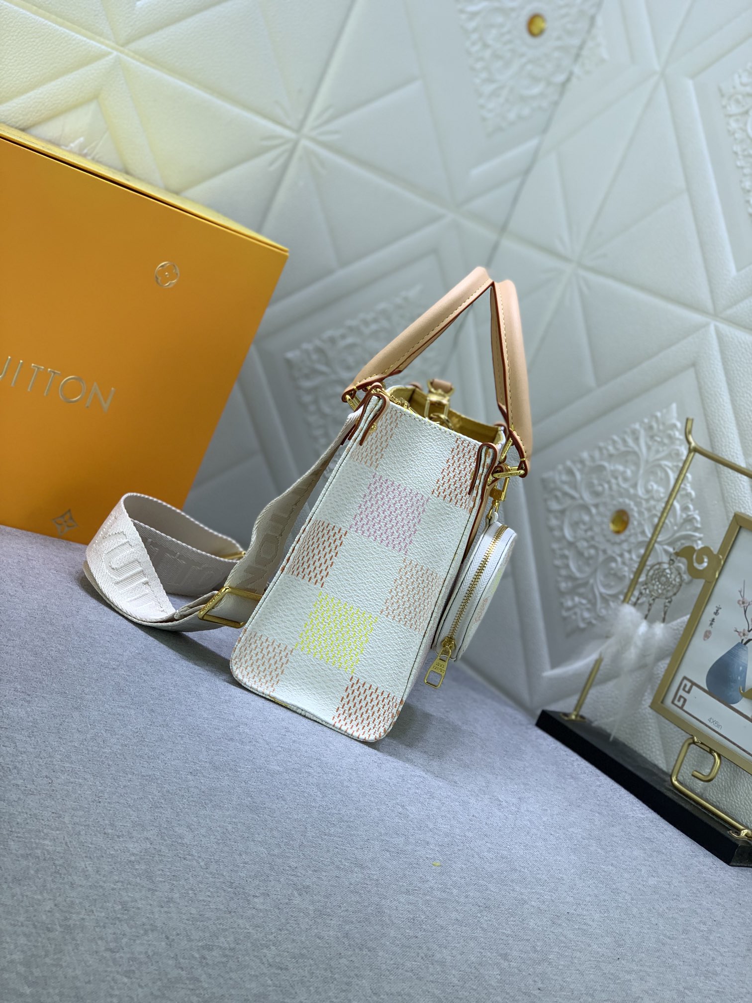 Louis Vuitton M46373 OnTheGo Shoulder Bags Size 25*19*11cm