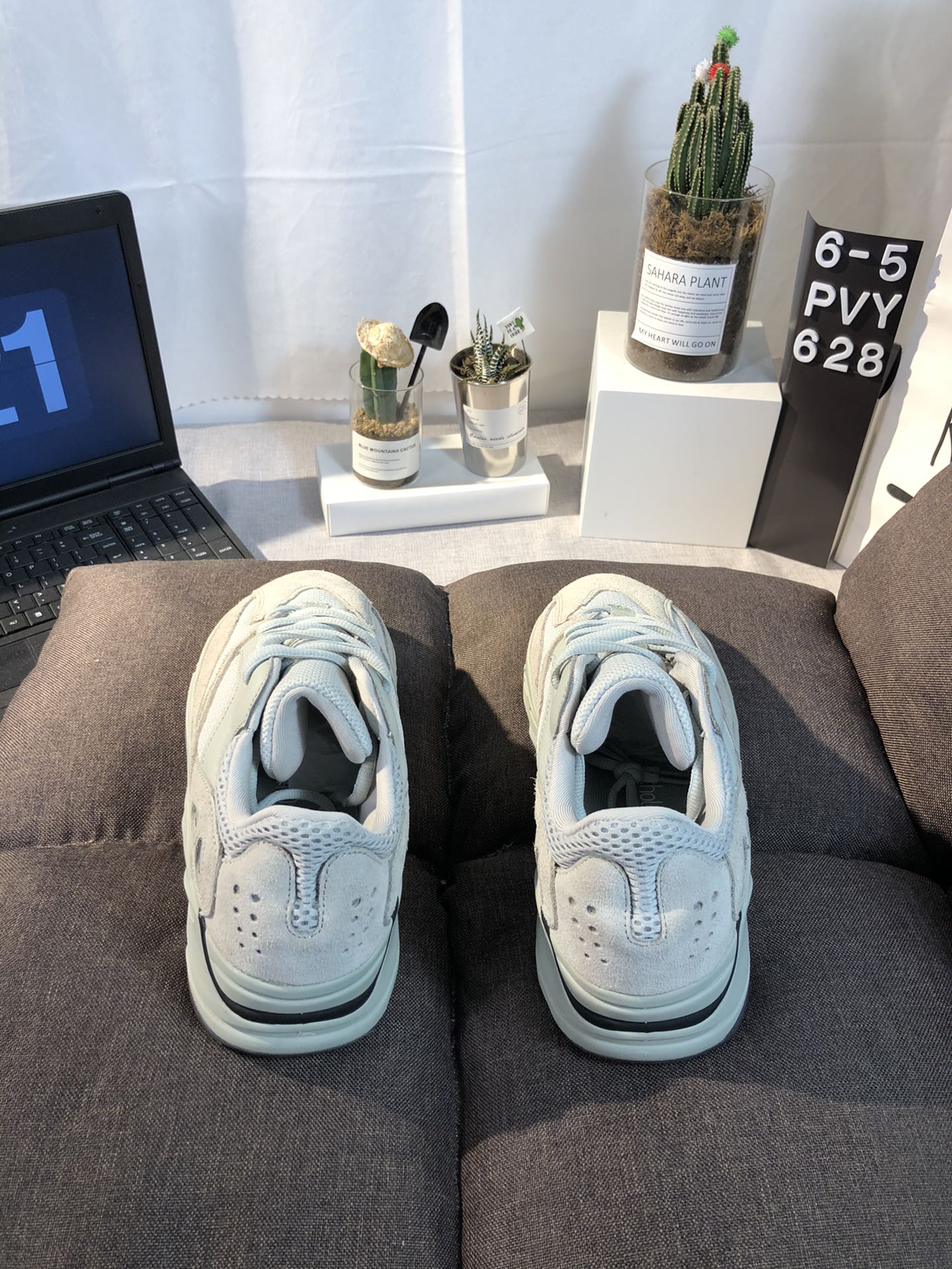 Yeezy 700 Boost Mens/Women's Sneakers Shoes 36 - 45