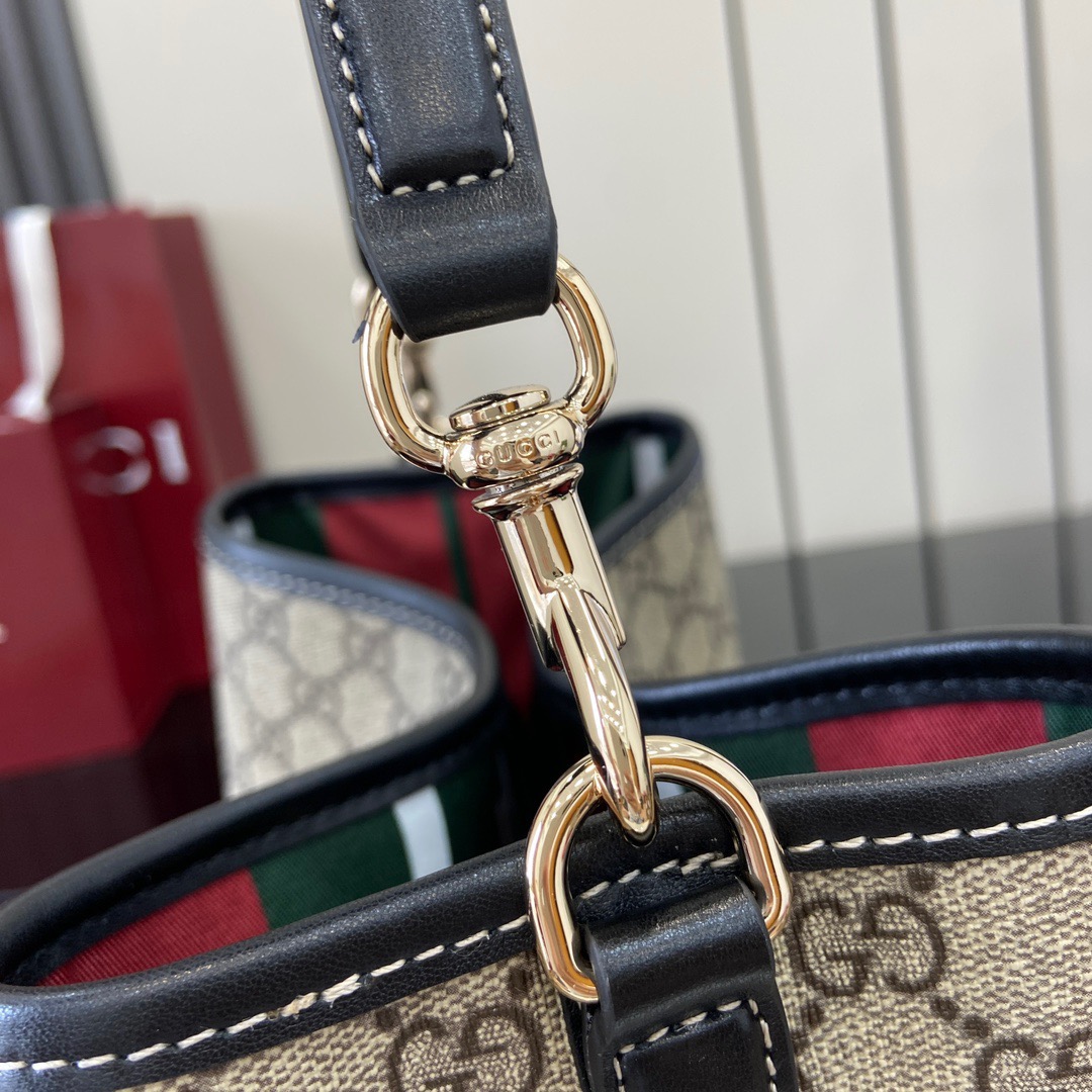 Gucci GG Emblem Women Shoulder Bags Size 25*25*15.5cm