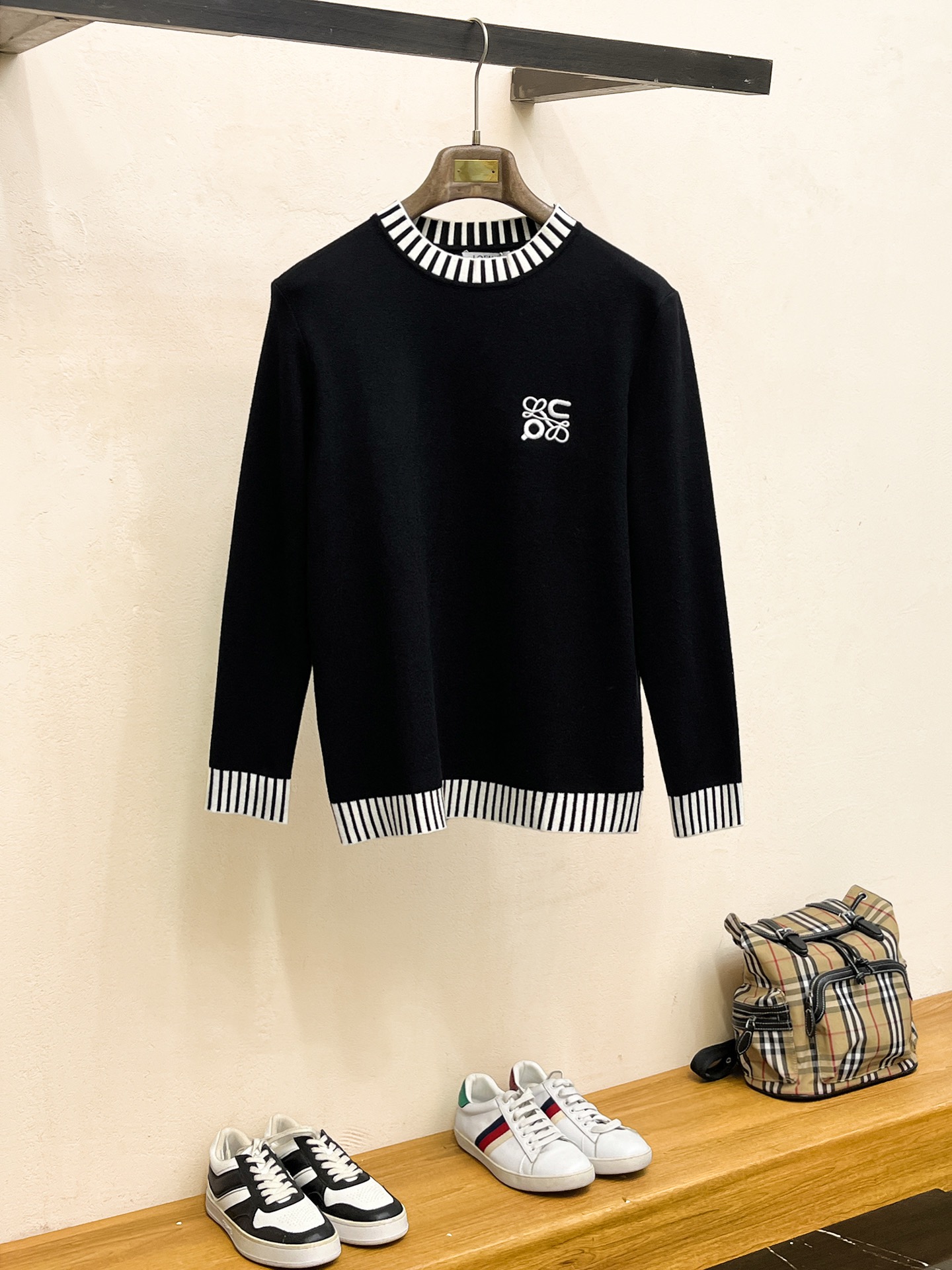 Loewe Unisex Sweatshirt Size M-XXXL