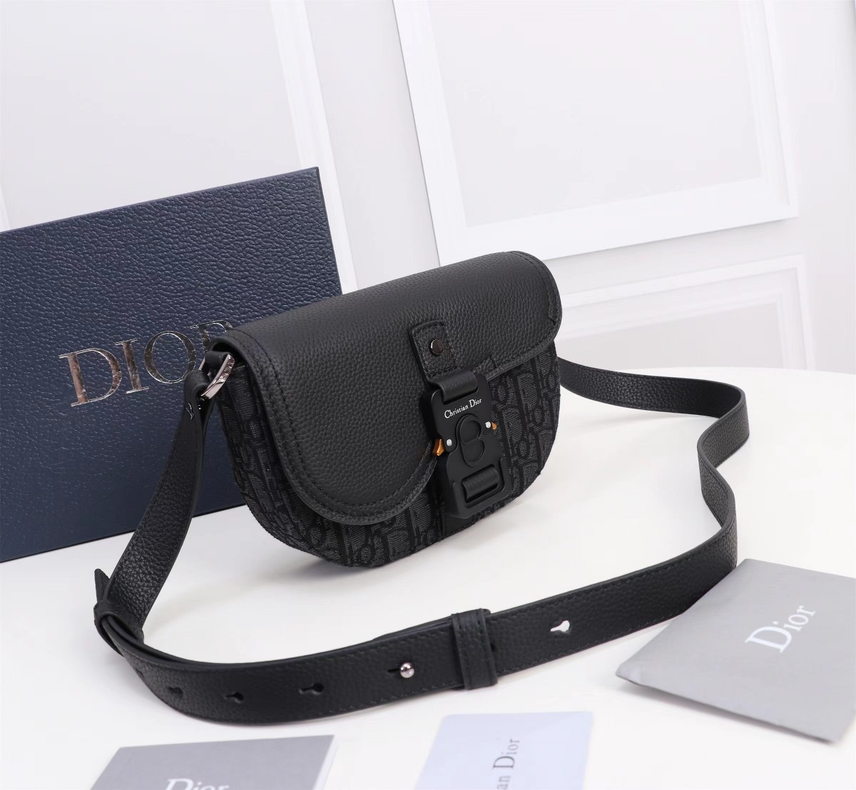 Dior Oblique Men Shoulder Bags Size 19.5*13*4.3cm