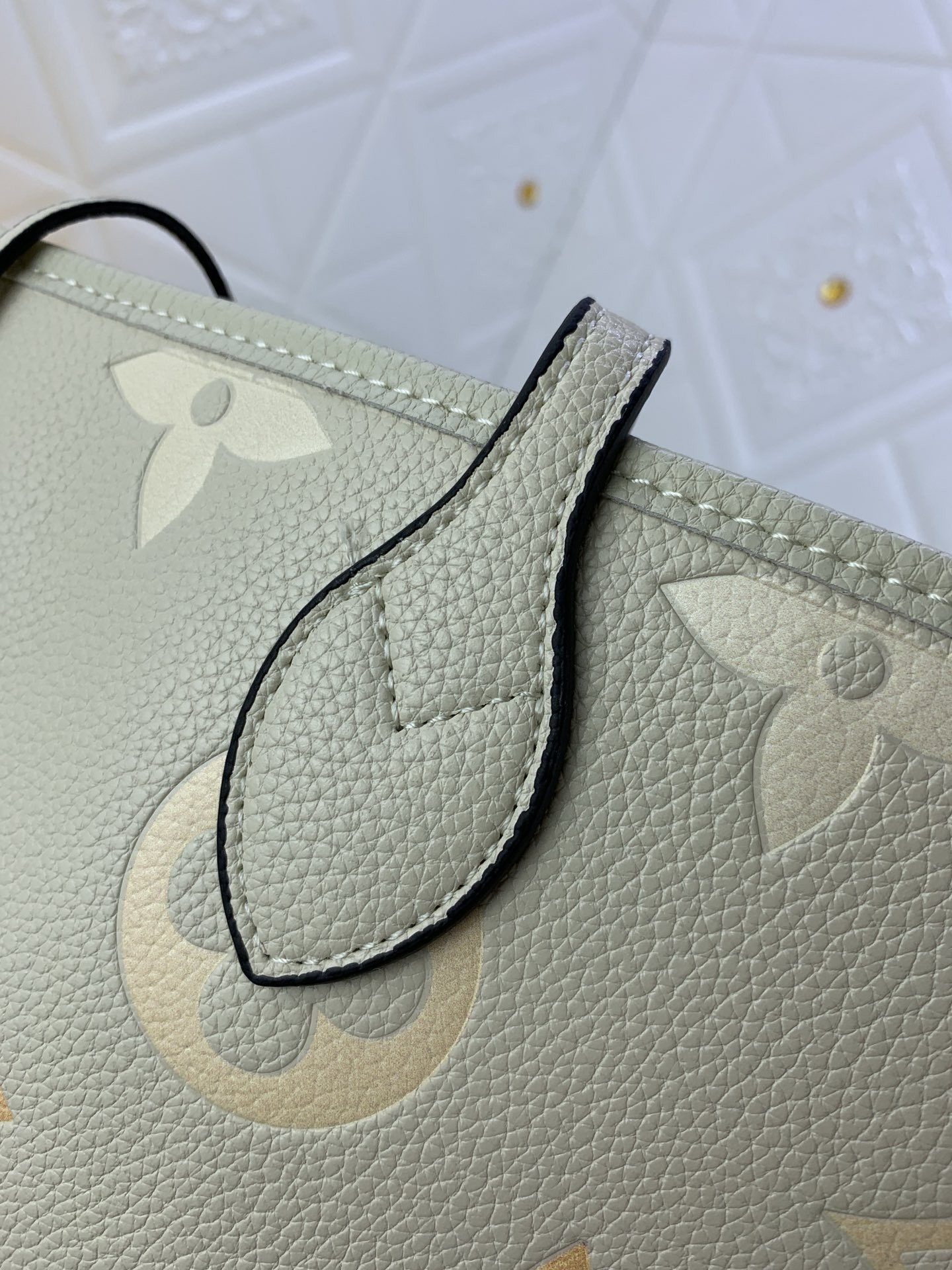 Louis Vuitton Shopping Bags 32*29*17cm