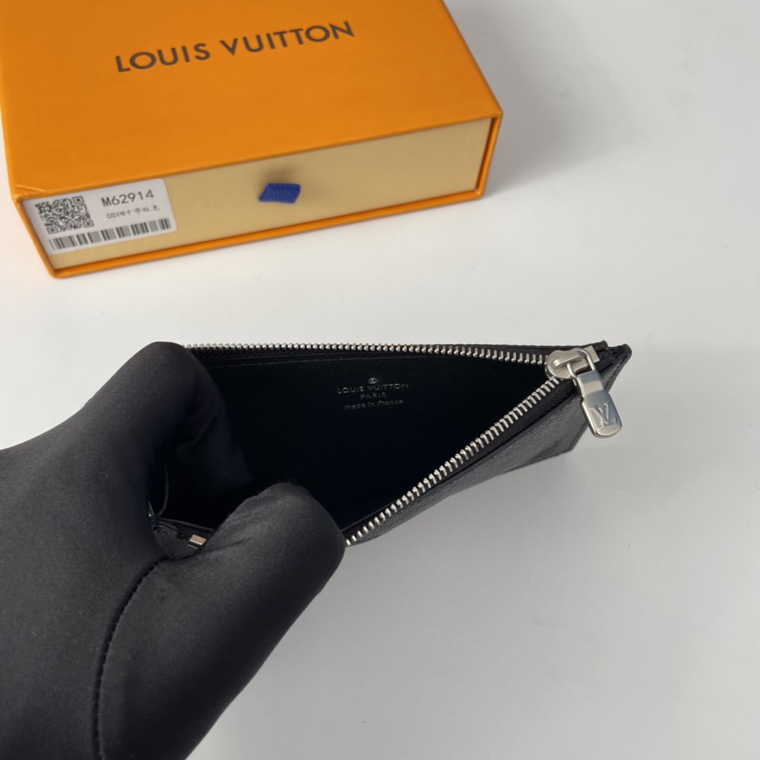 Louis Vuitton M64038 Card Holder Size 14*8cm
