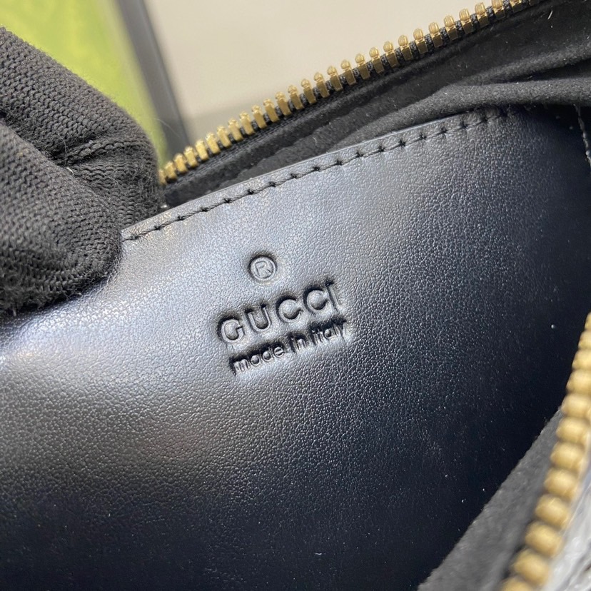 Gucci Kleine GG Marmont Shoulder Bags Size 26*17*4cm