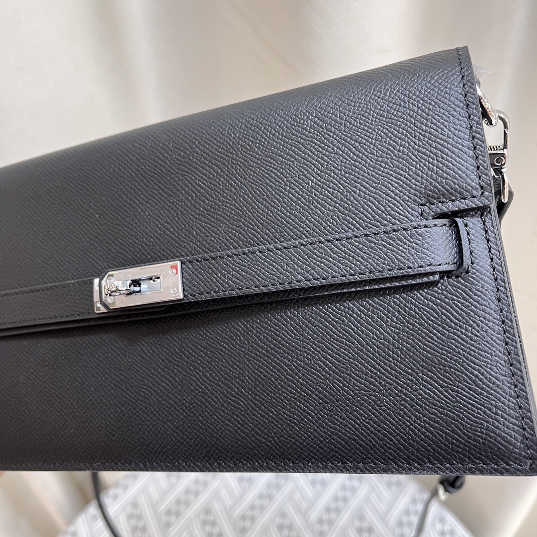 Hermes Elan Shoulder Bags Size 24cm