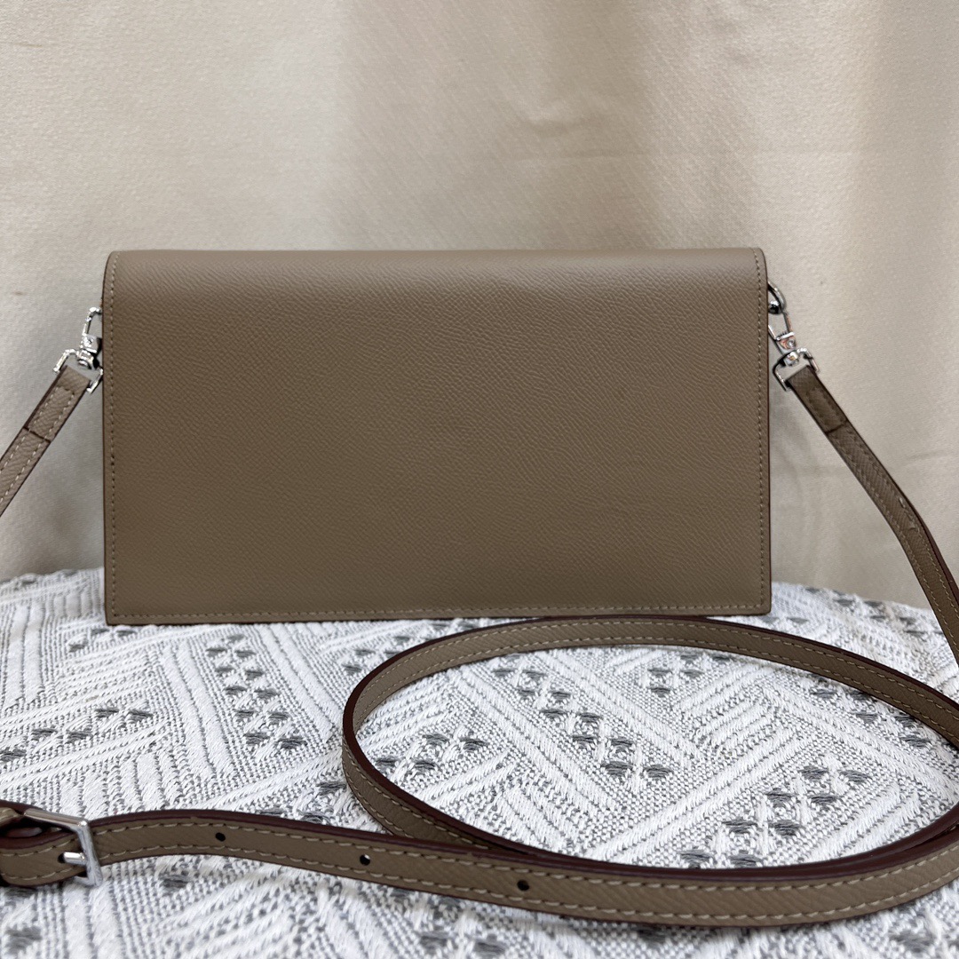 Hermes Elan Shoulder Bags Size 24cm