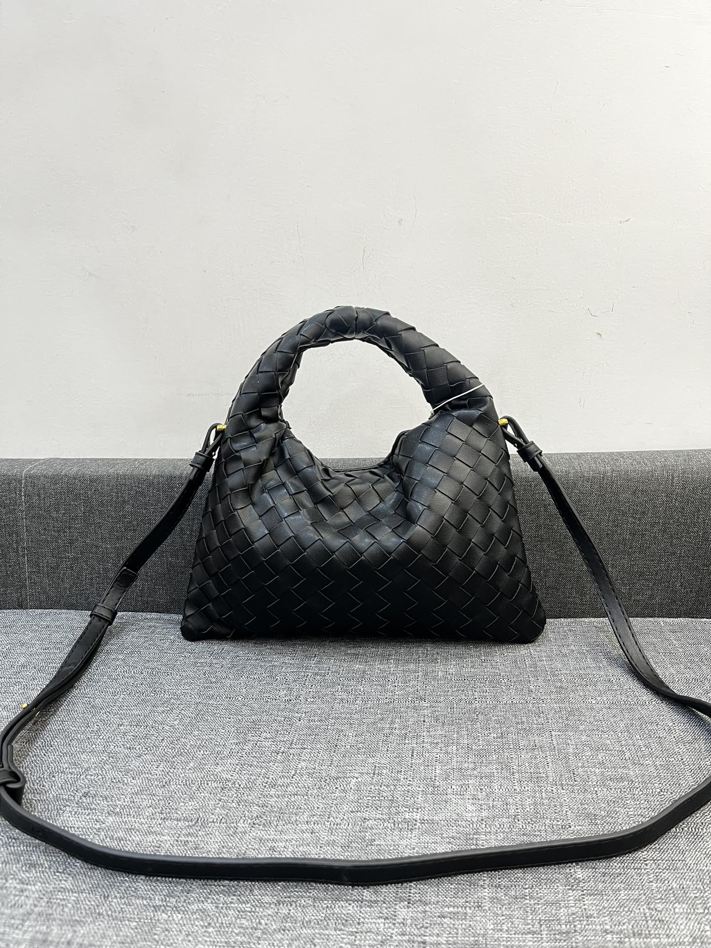 Bottega Veneta HO Shoulder Bags 28*17cm