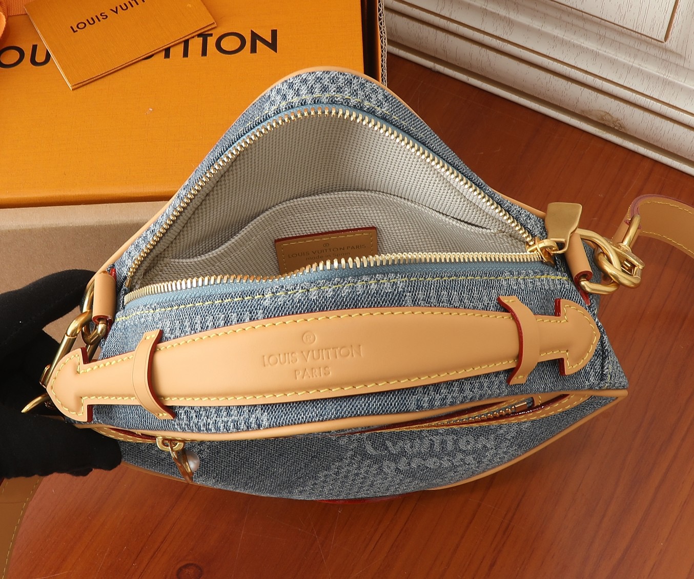 Louis Vuitton N40706 Chess Messenger Shoulder Bags Size 24*24*8cm