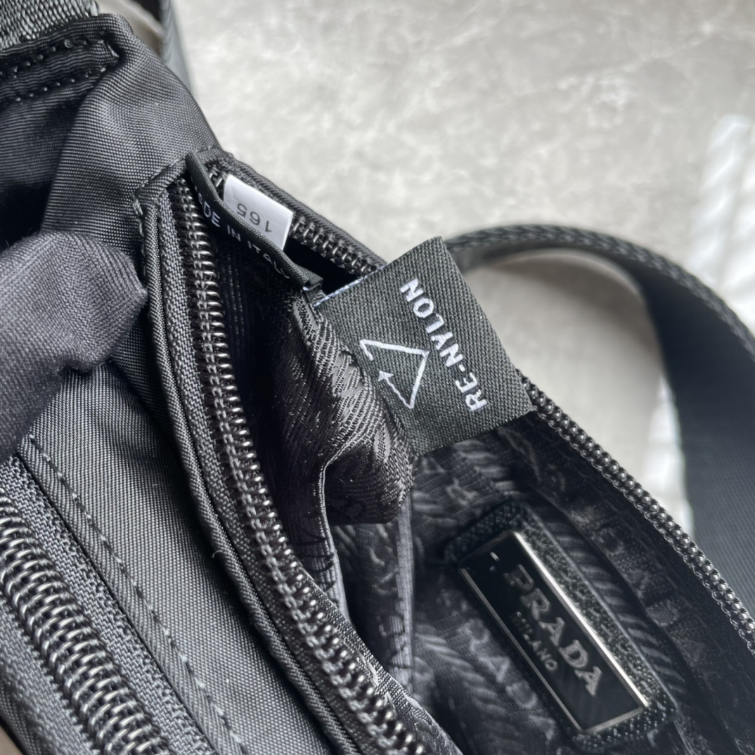 Prada 2VH128 Re-Nylon Men Shoulder Bags Size 19*13*2.5cm