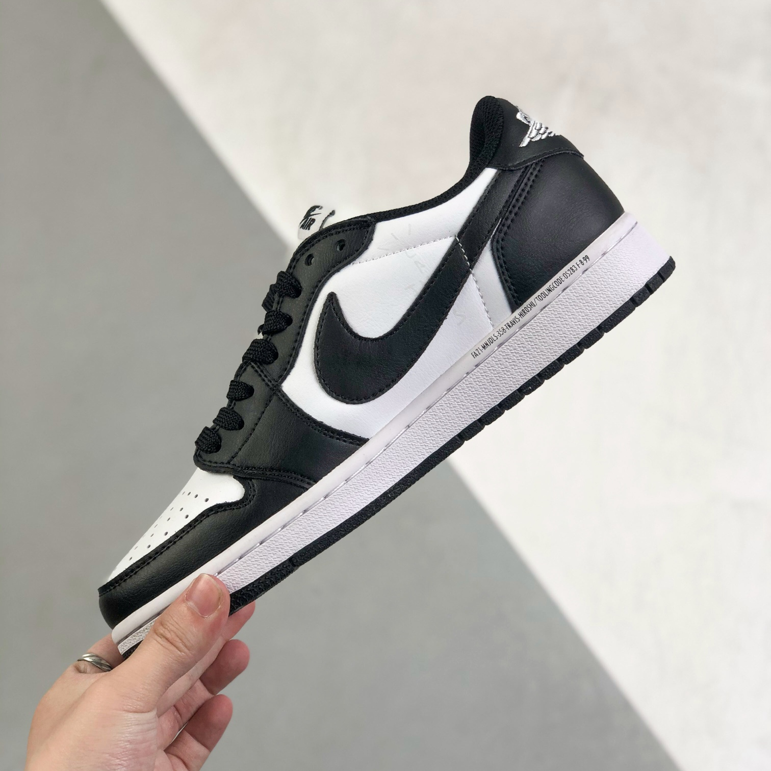 Nike Air Jordan 1 x Travis Scott Low Top Sneaker Shoes Gr. 36-46