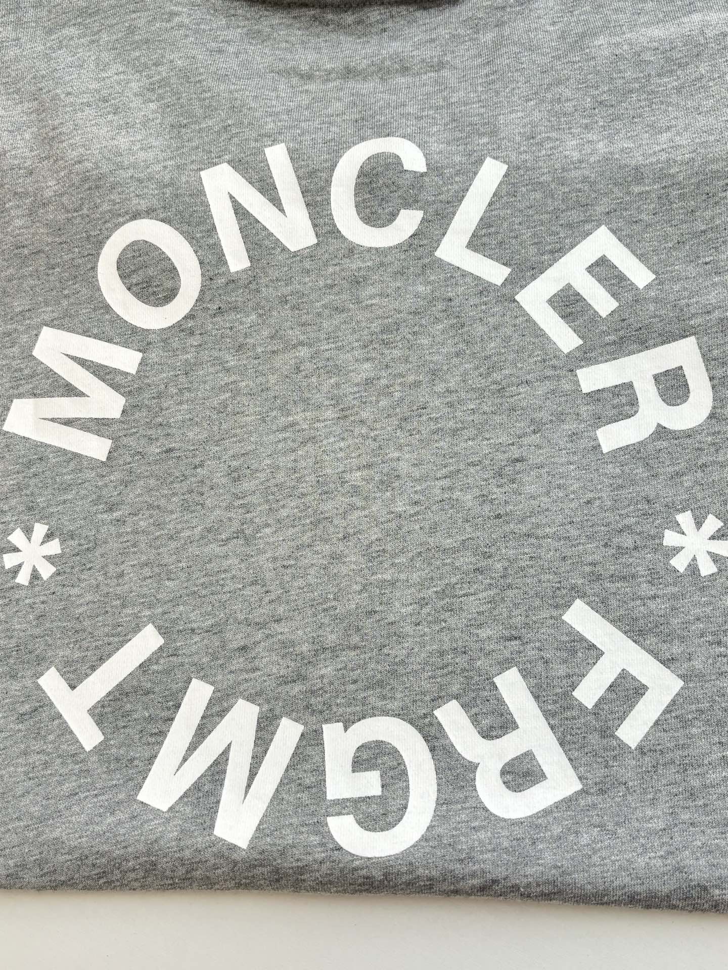 Moncler Unisex Sweatshirt Size S-XL