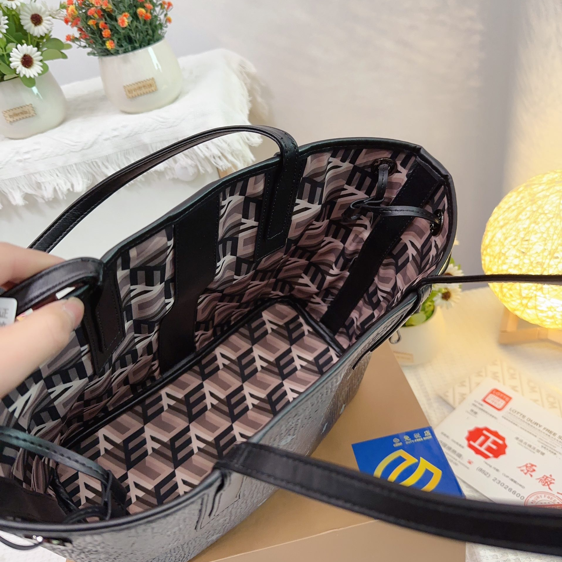 MCM Reversible Liz Shopper in Visetos Bags 37*31*25cm