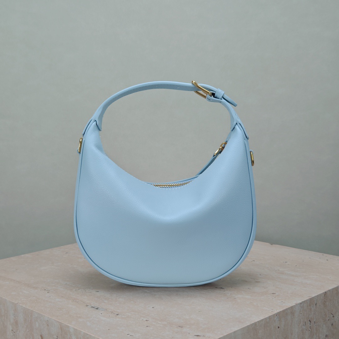 Celine 25ss Lulu Shoulder Bags Size 24*21*5cm