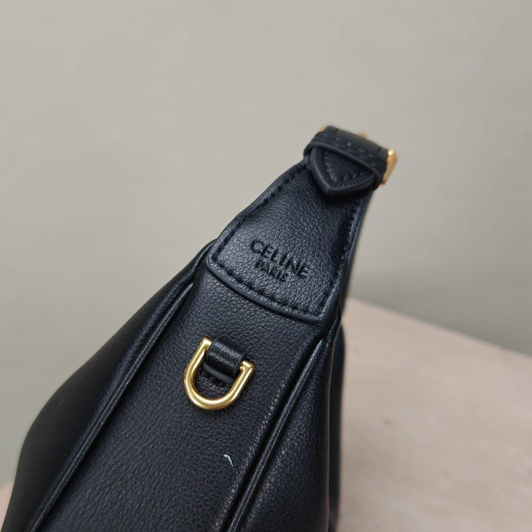 Celine 25ss Lulu Shoulder Bags Size 24*21*5cm