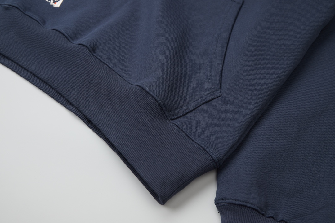 Louis Vuitton Unisex Sweatshirt Size S-XL