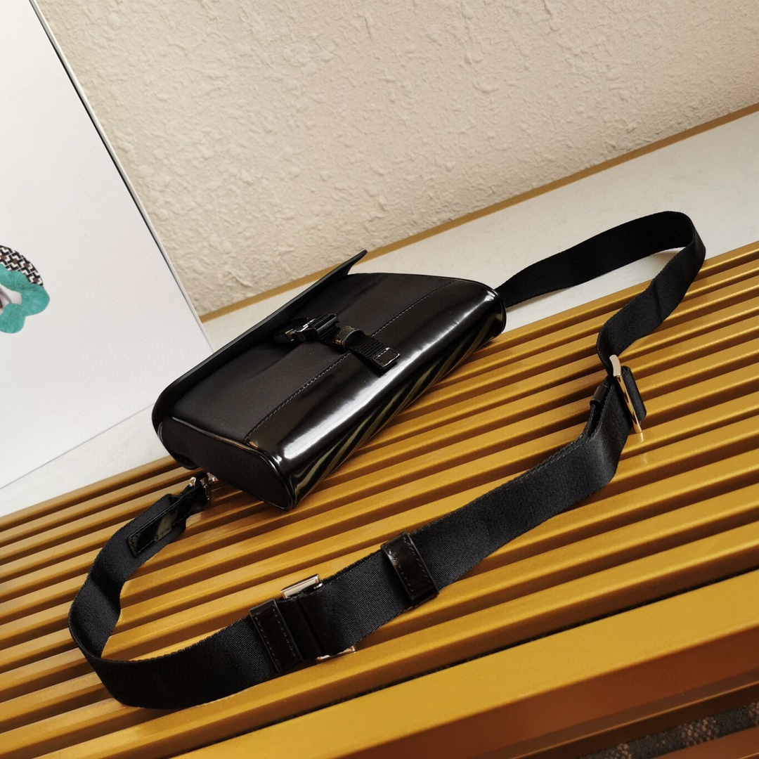 Prada 2VD044 Re-Nylon and Leather Shoulder Bags Size 20*15.5*4cm