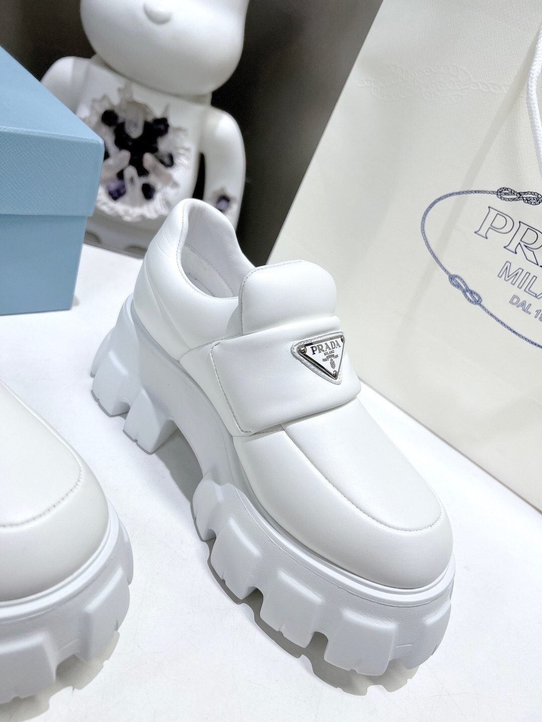 Prada 2024 New Soft padded nappa leather loafers Size 36-40