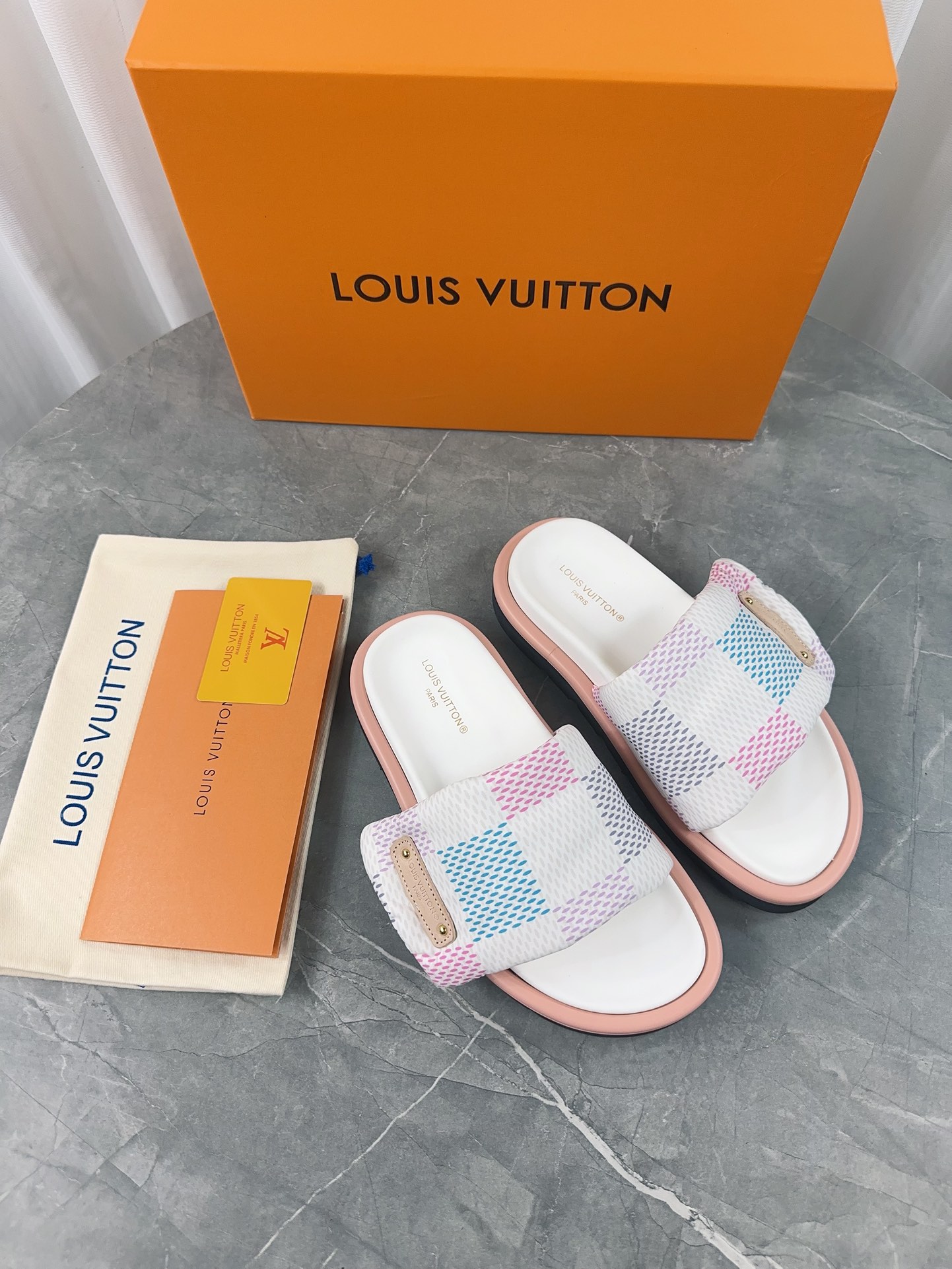 Louis Vuitton 2024ss Pool Pillow Comfort Slippers Size 36-45